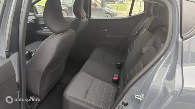 Dacia Sandero view 12