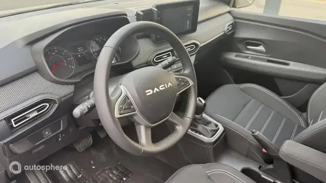 Dacia Sandero view 10