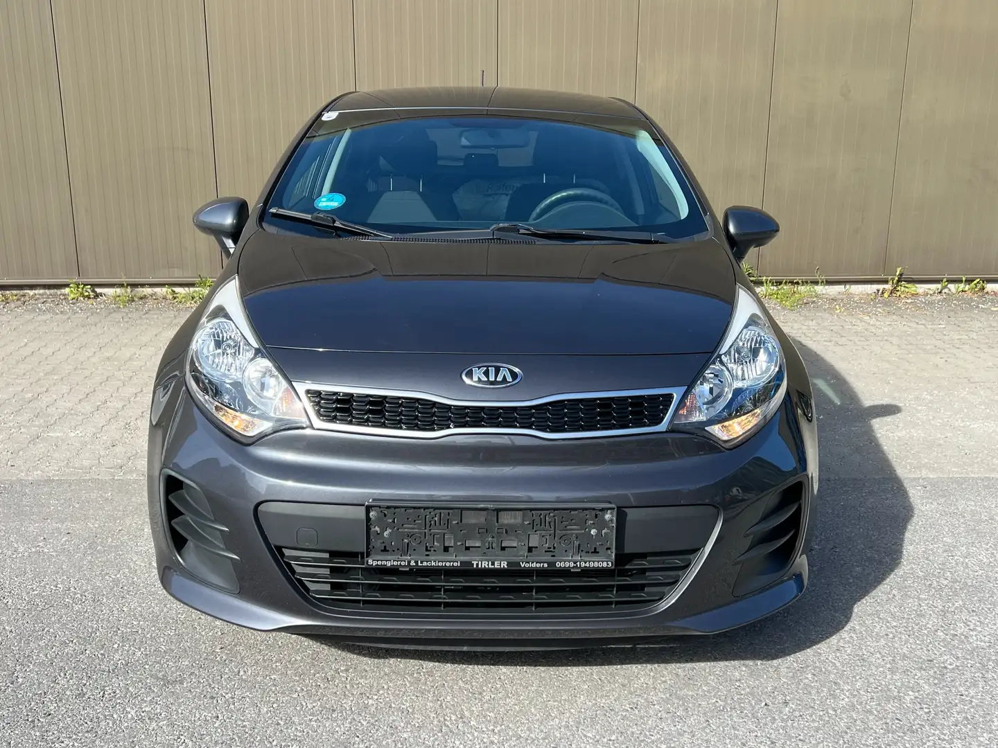 Kia Rio 1.2 MPI Titan 1-Hand Euro-6b* Grau - 2