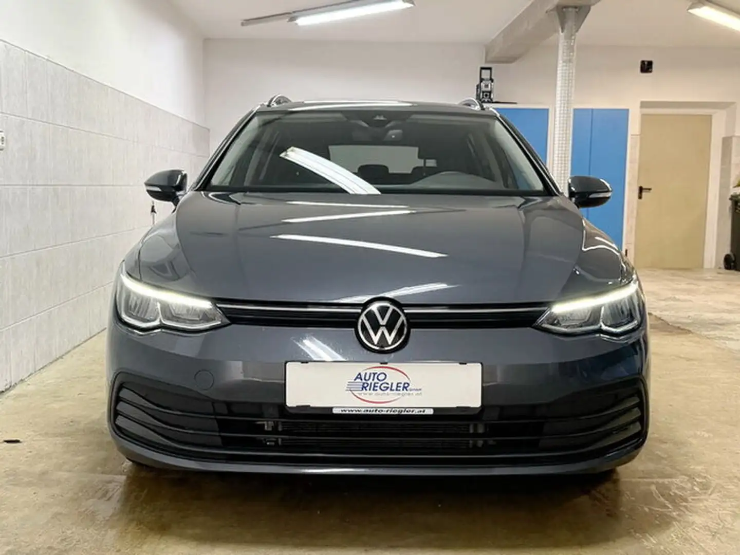 Volkswagen Golf Life 2,0TDI''LED-Navi-Virtual-ACC-Sitzheizung Grau - 2