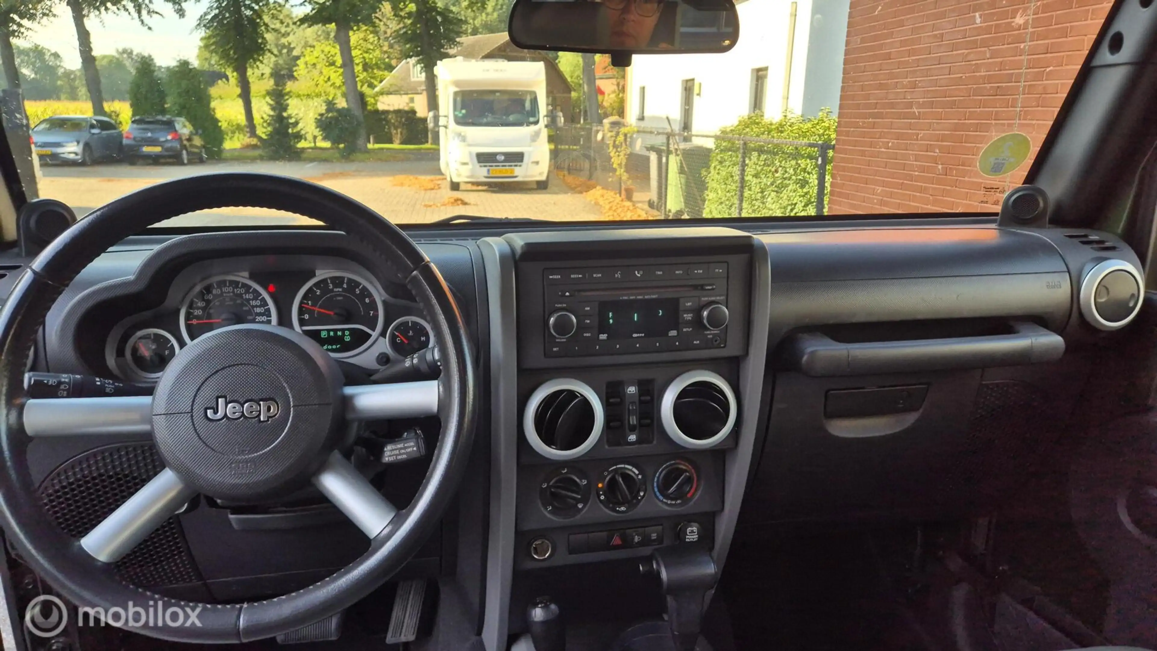 Jeep Wrangler Unlimited 3.8 Sahara — photo 7