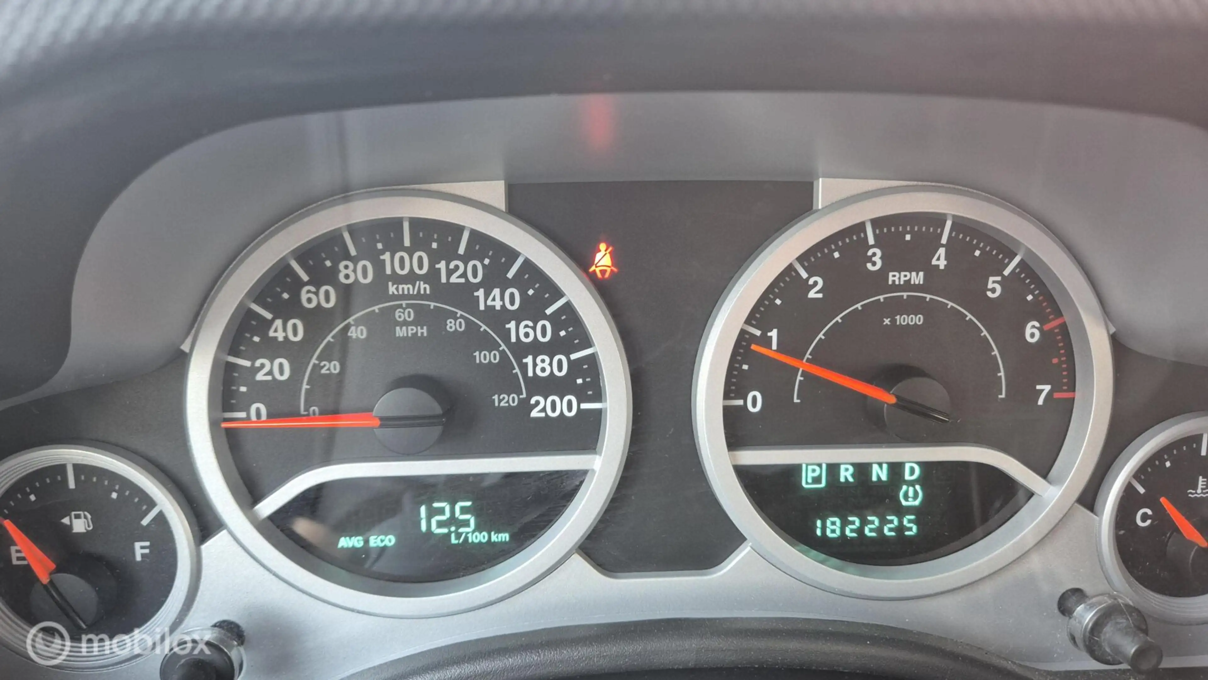 Jeep Wrangler Unlimited 3.8 Sahara — photo 12