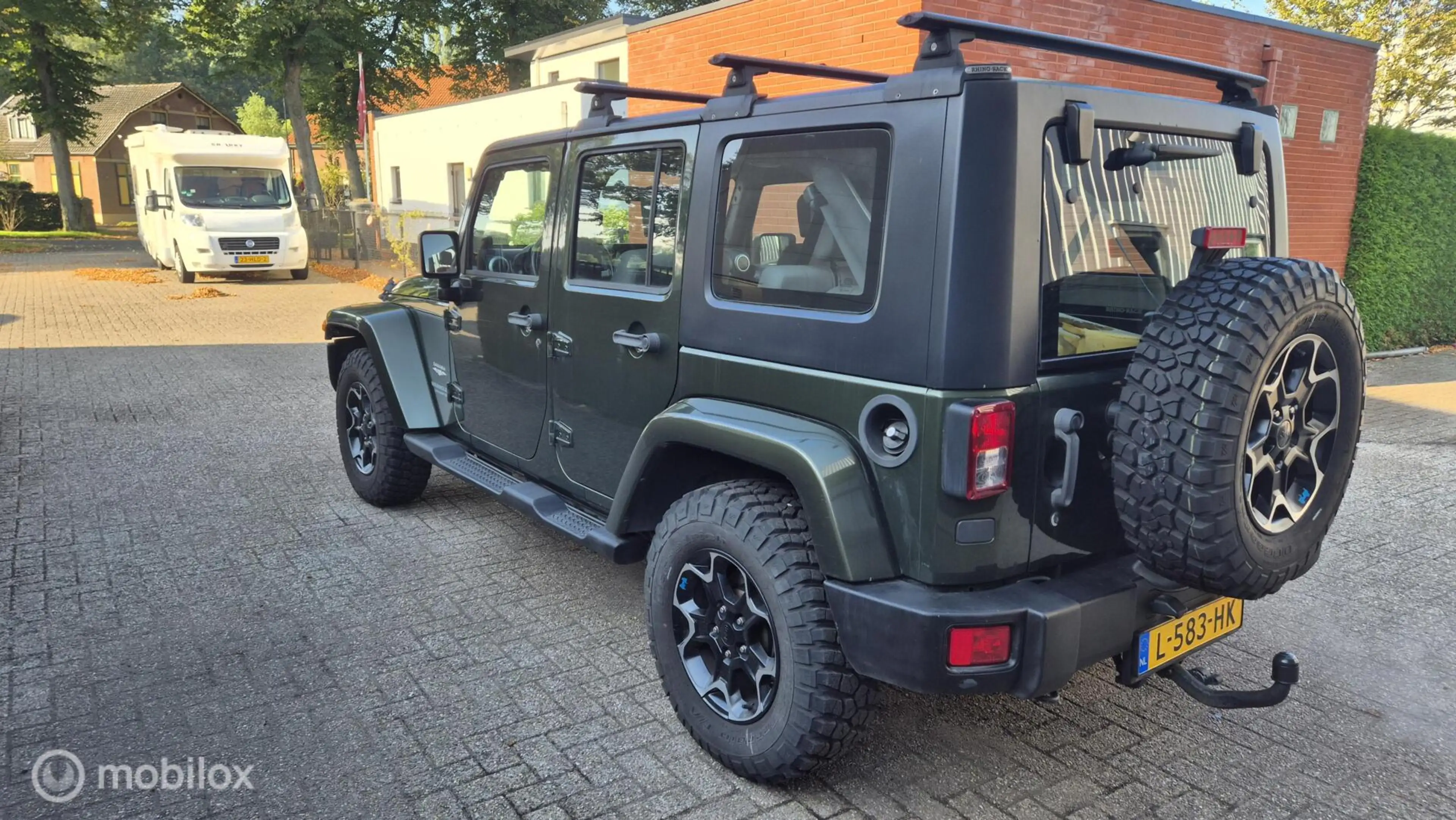 Jeep Wrangler Unlimited 3.8 Sahara — photo 4