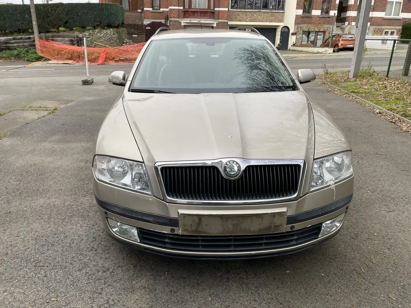 Skoda Octavia SW 1.9 TDi Ambiente DSG - 2