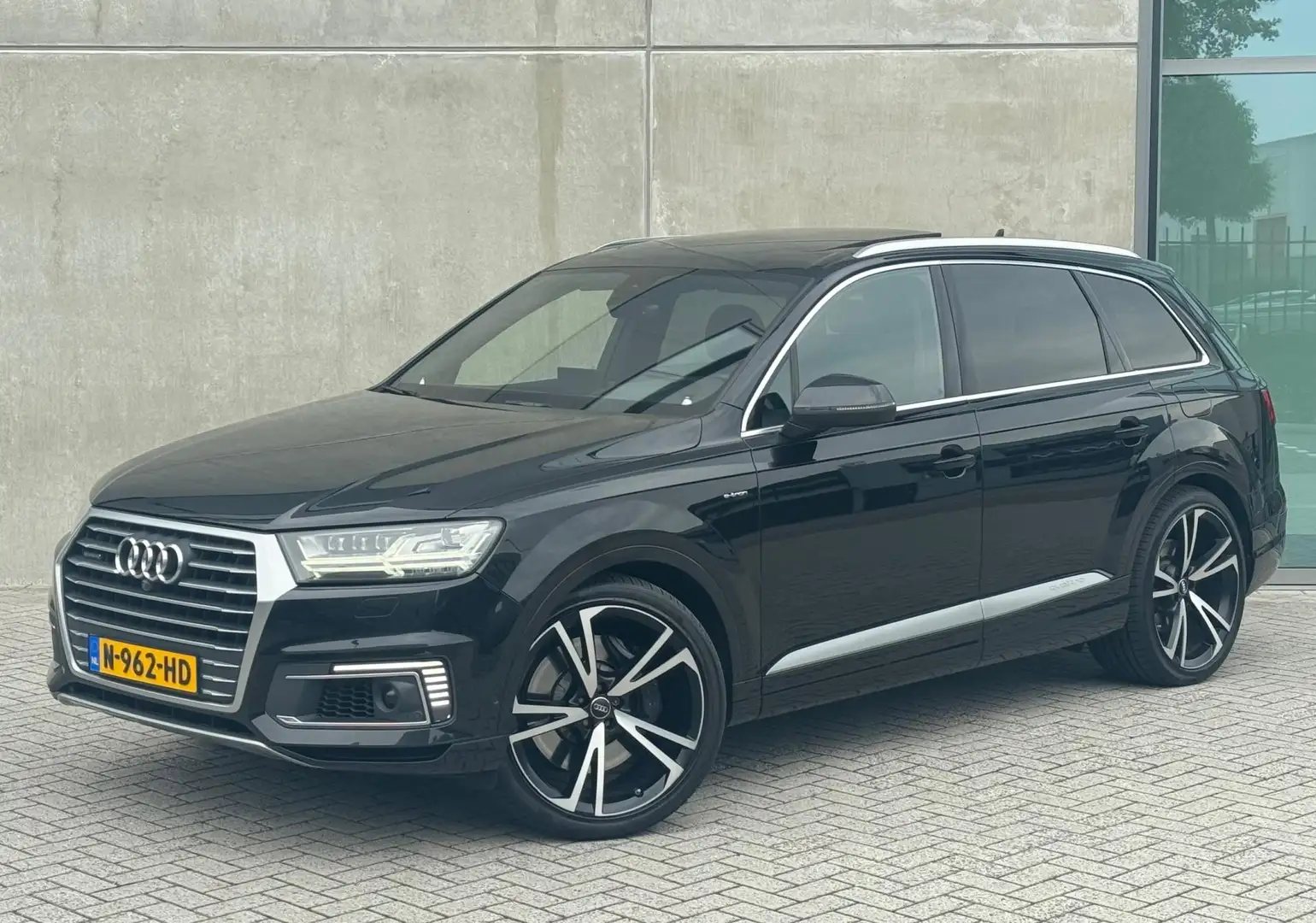 Audi Q7 3.0 TDI E-tron Quattro Sport 2016 Zwart VOL OPTIE Zwart - 1