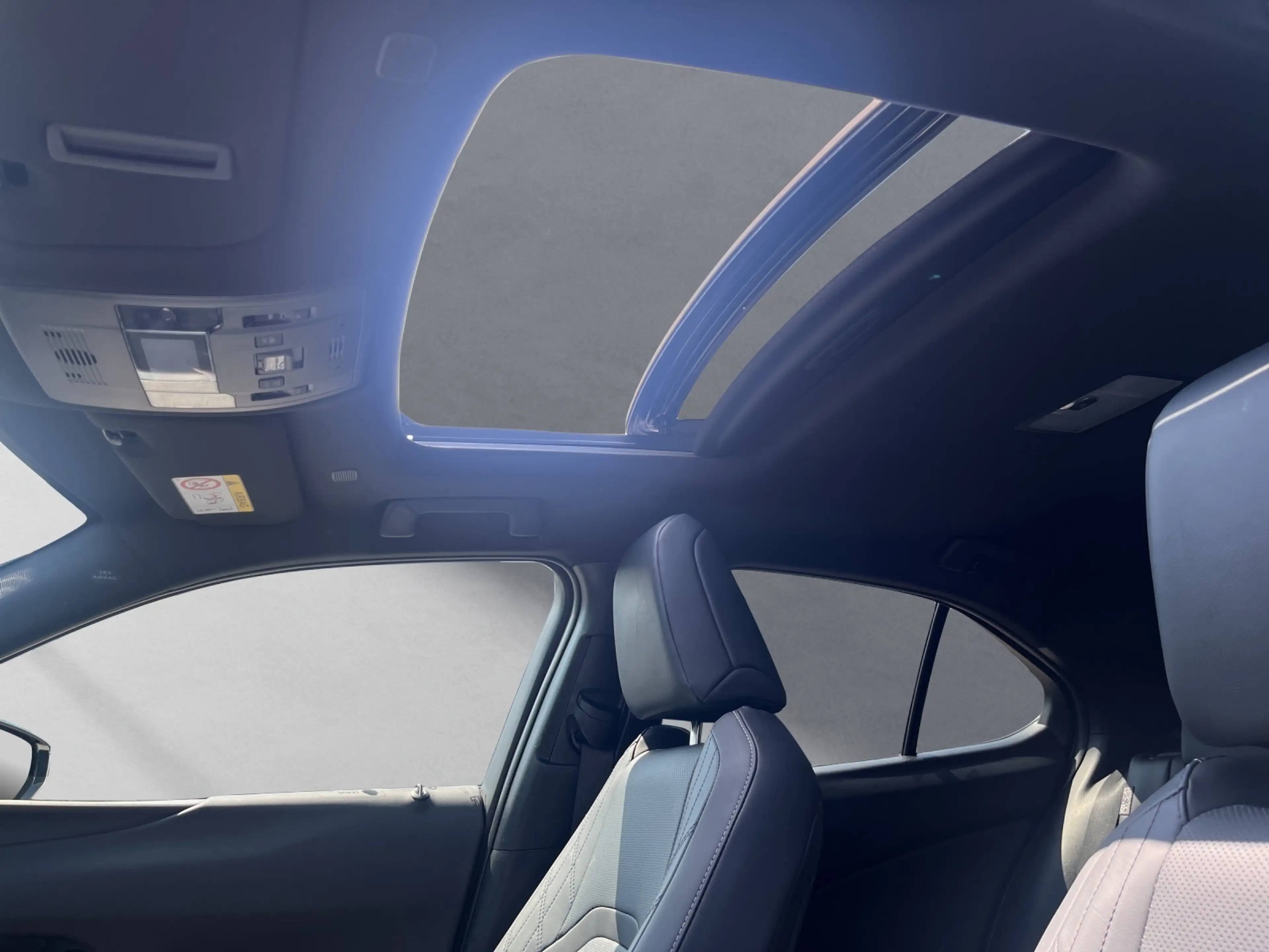 Lexus UX 250h 250 h*EXECUTIVE*HUD*LEDER*SCHIEBEDACH — photo 11
