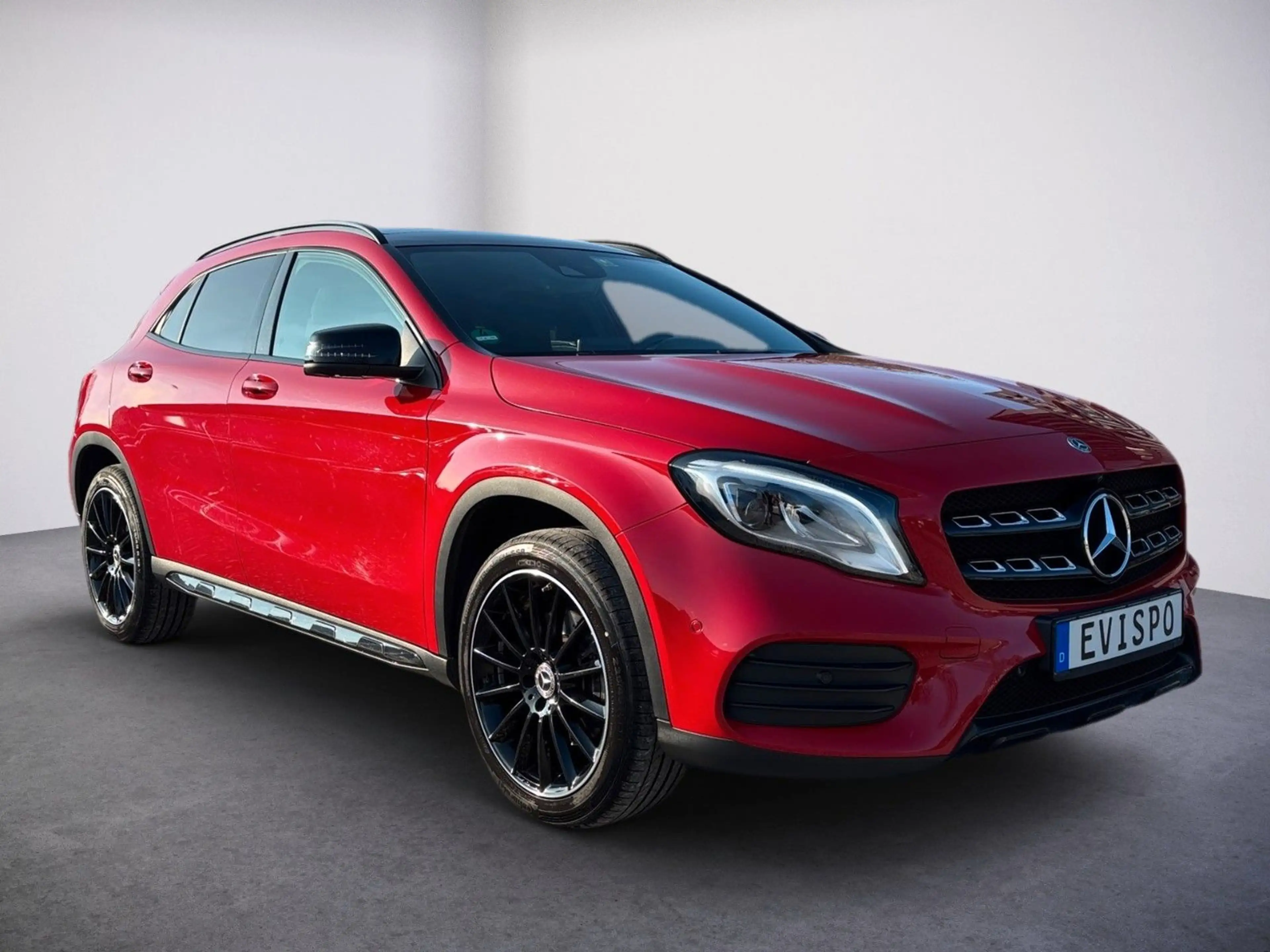 Mercedes-Benz GLA 220 4Matic*AMG*PANO*LED*
