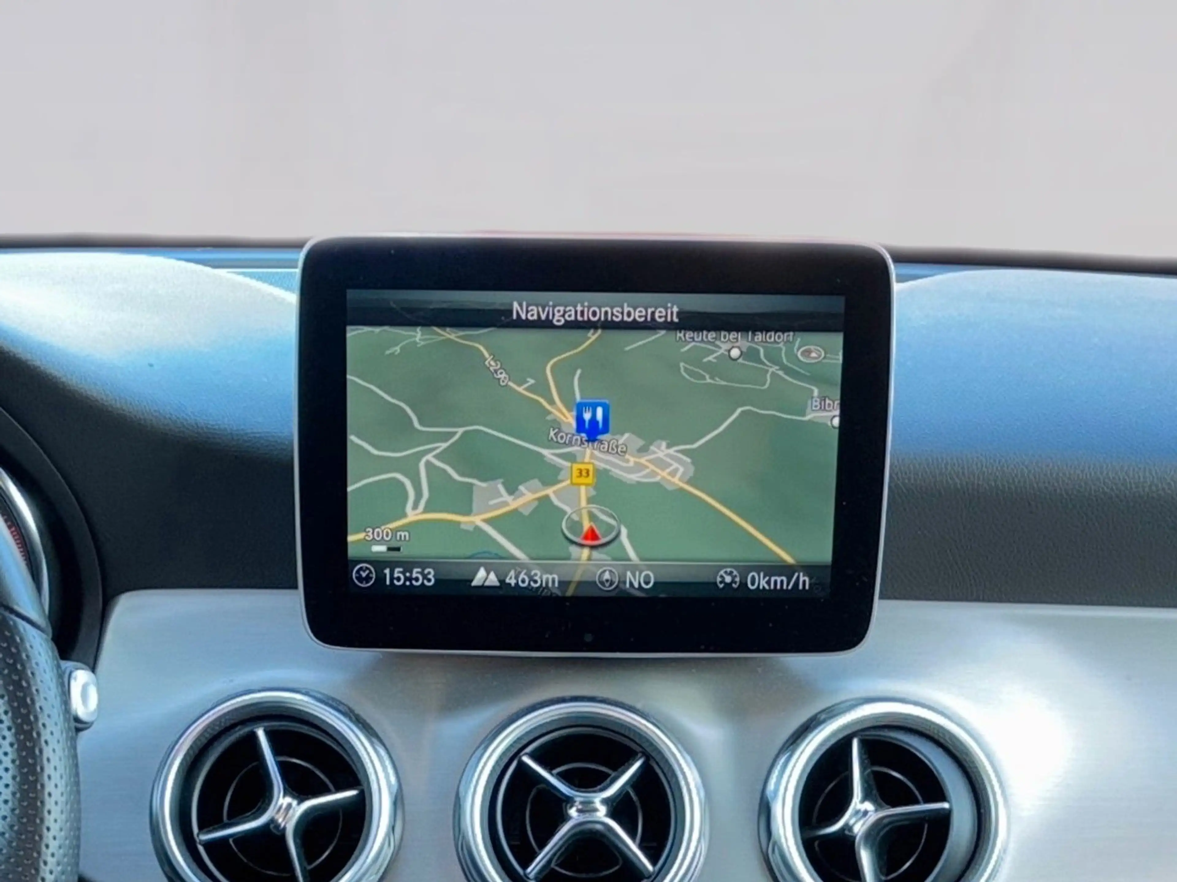 Mercedes-Benz GLA 220 4Matic*AMG*PANO*LED* — photo 15