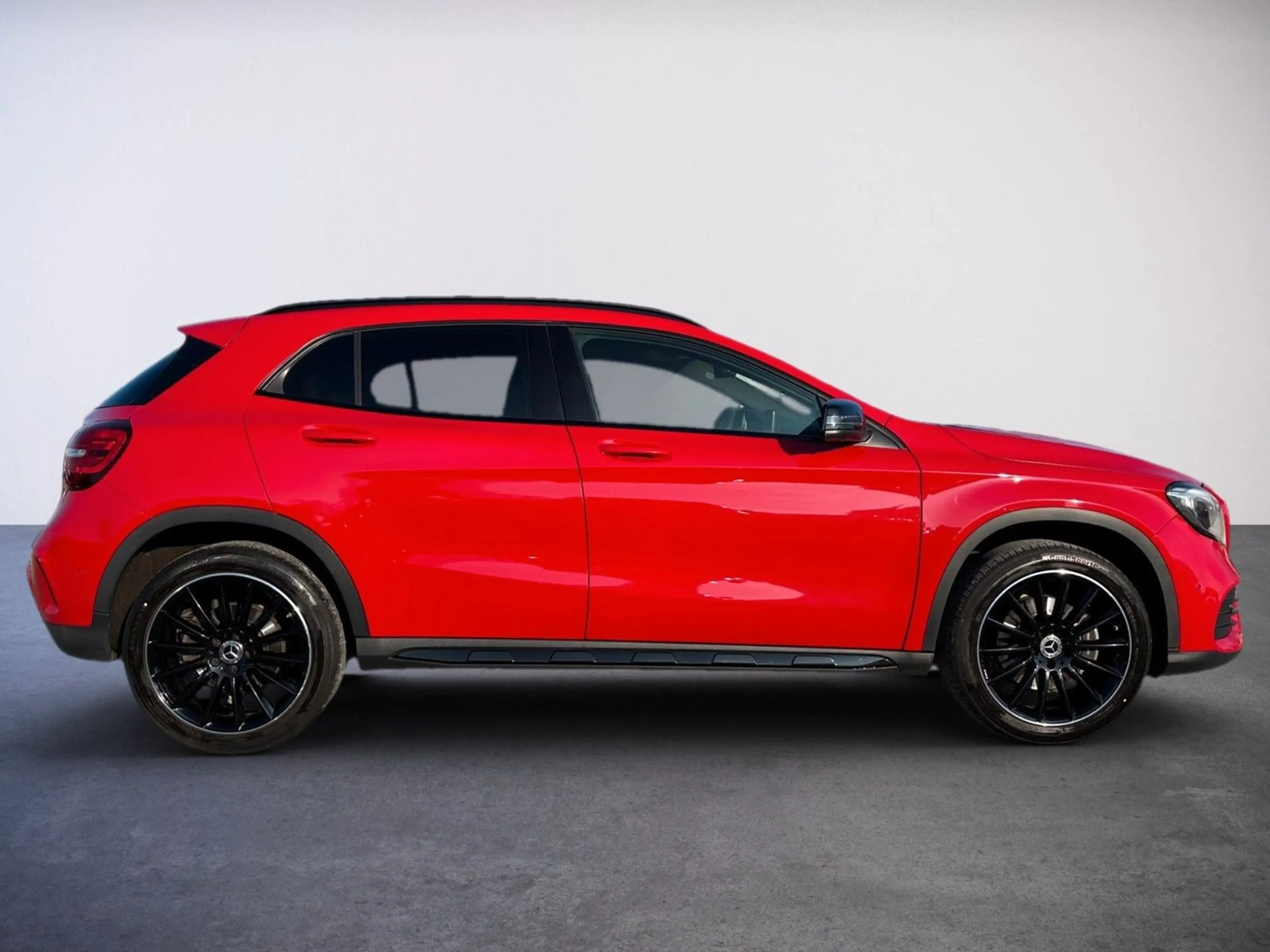 Mercedes-Benz GLA 220 4Matic*AMG*PANO*LED* — photo 5