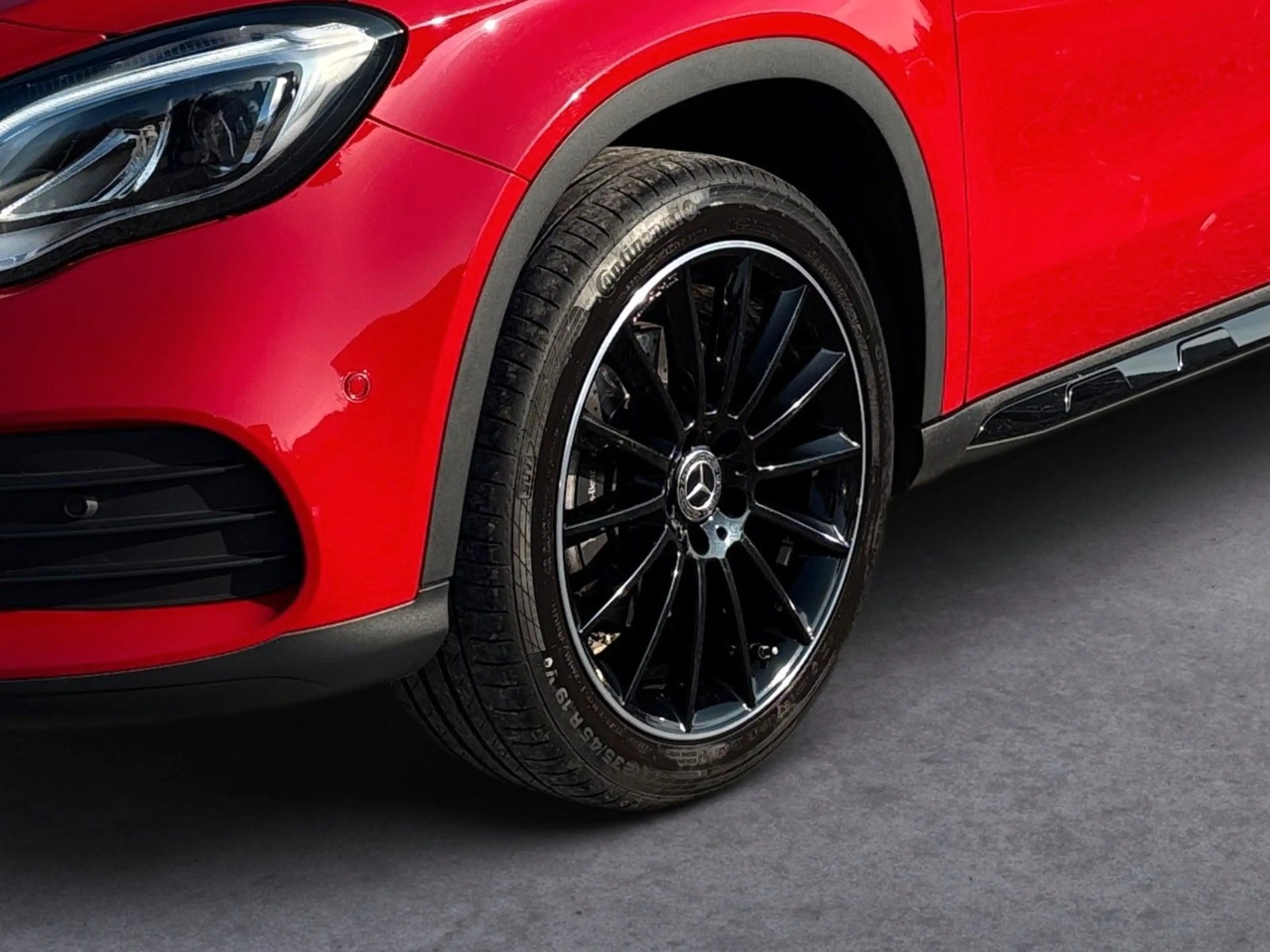 Mercedes-Benz GLA 220 4Matic*AMG*PANO*LED* — photo 9