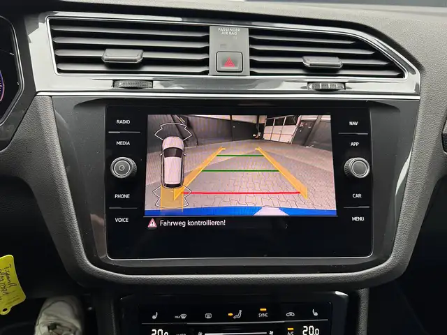 Volkswagen Tiguan view 21