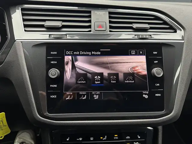 Volkswagen Tiguan view 22