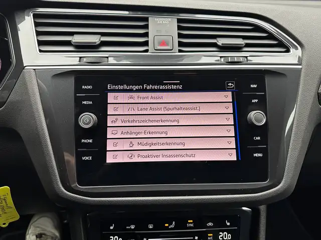 Volkswagen Tiguan view 25