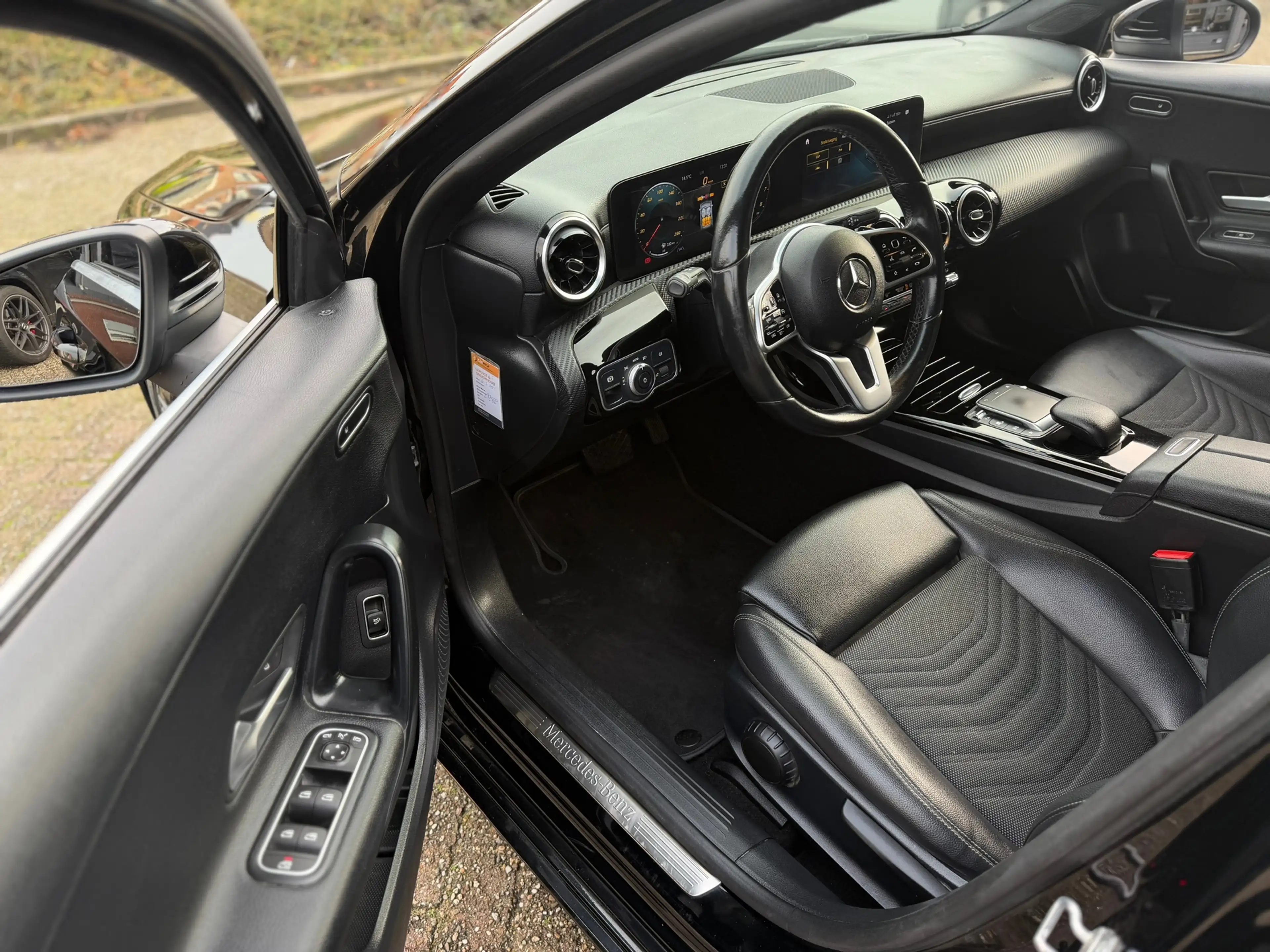 Mercedes-Benz A 35 AMG 200 A35 AMG|Xenon|Leer|Stoelvw|Xenon|Camera|Nap!! — photo 12