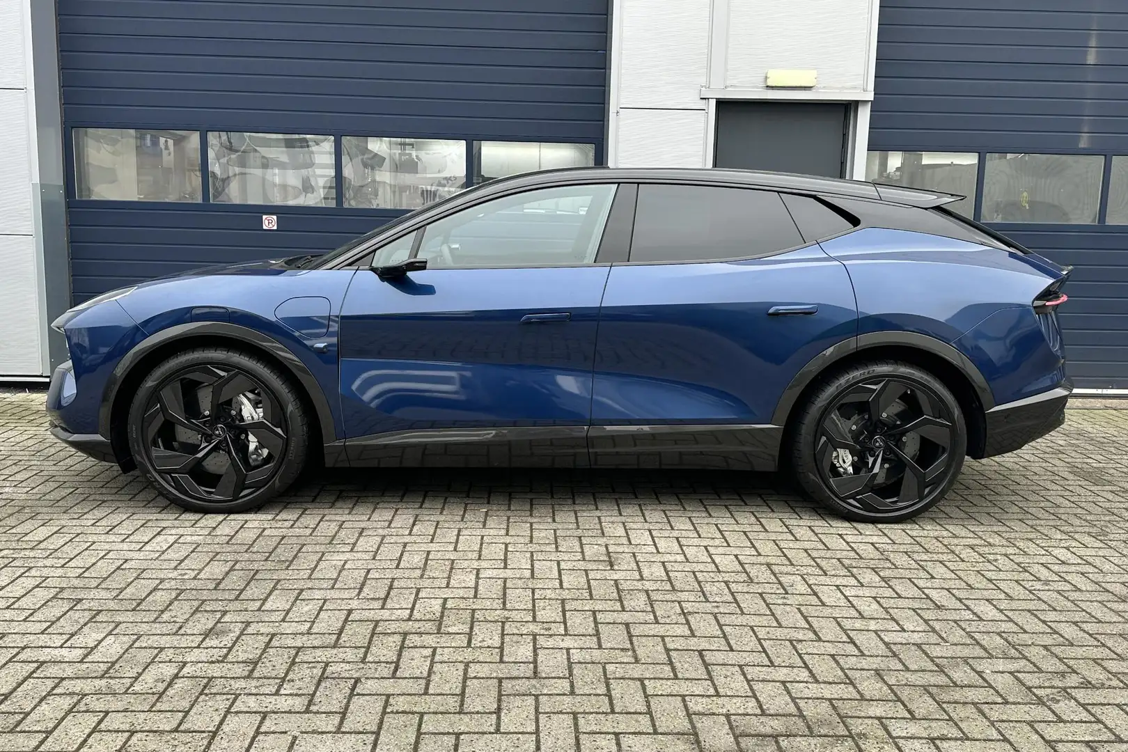 Lotus Eletre Eletre R 4WD 112KW/905PK | Keramische Remmen | Act Blauw - 2