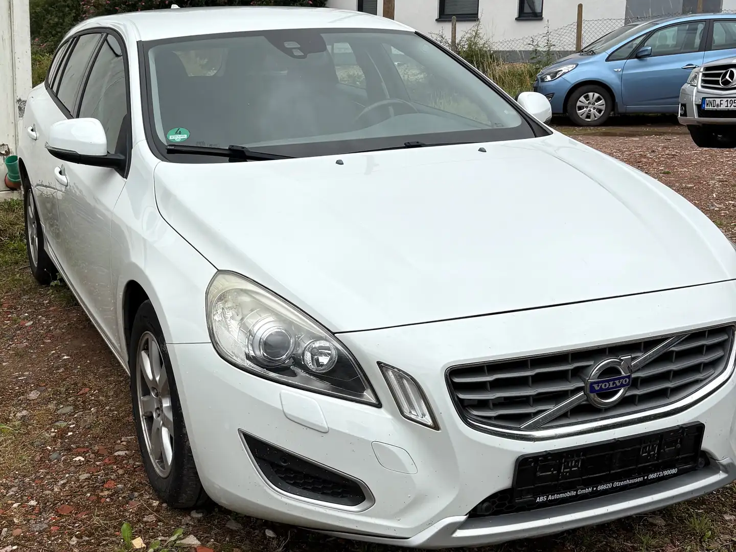 Volvo V60 V60 D4 AWD GeartronicEdition Pro Bílá - 1