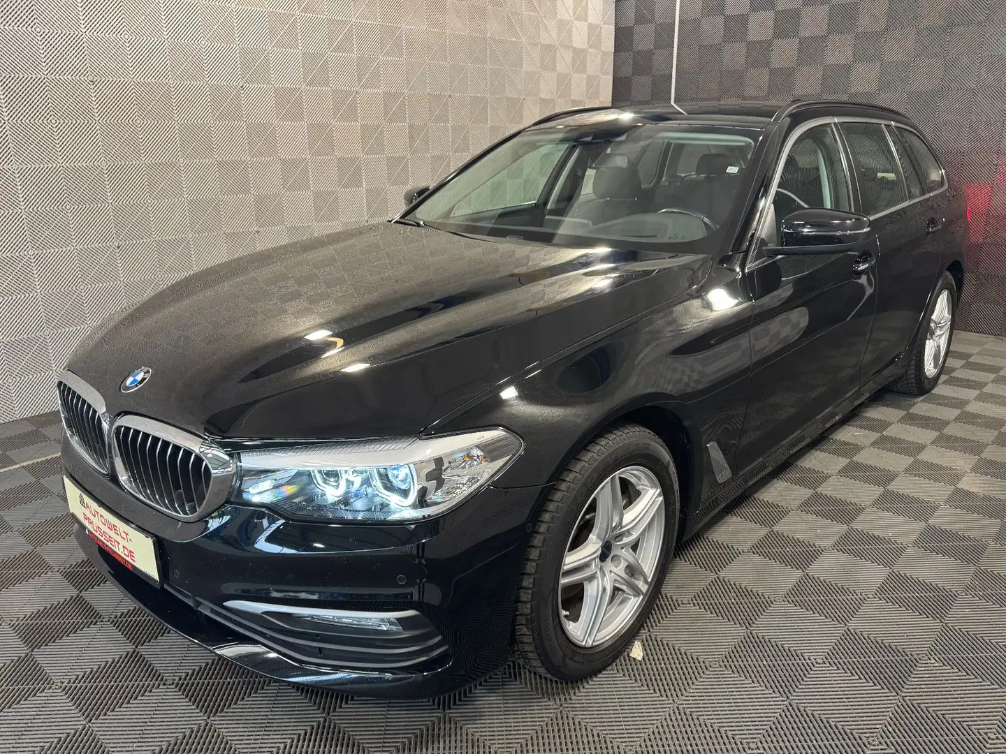 BMW 520 d Touring*AHK*R.KAM-HUD-KLIMA-TEMPO-LED-TOT.W Schwarz - 2