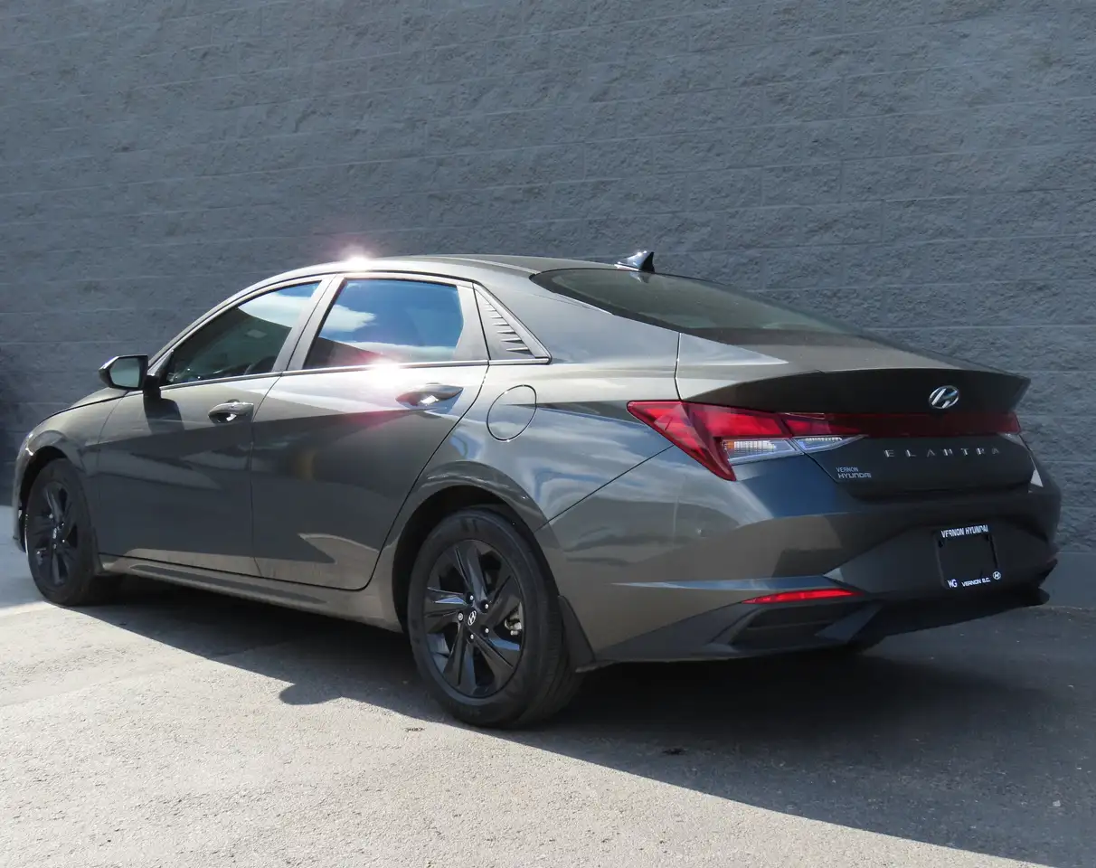 Hyundai ELANTRA снимка Hyundai ELANTRA