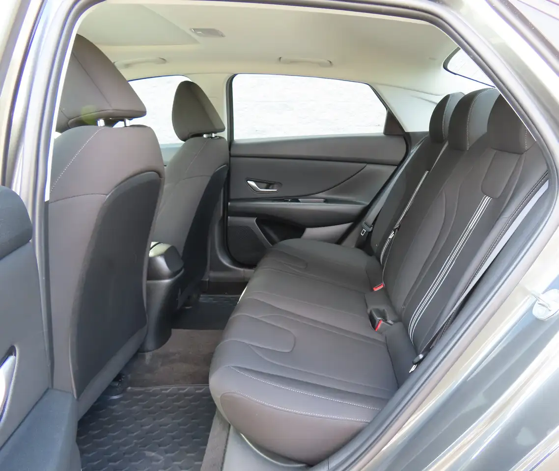 Hyundai ELANTRA снимка Hyundai ELANTRA