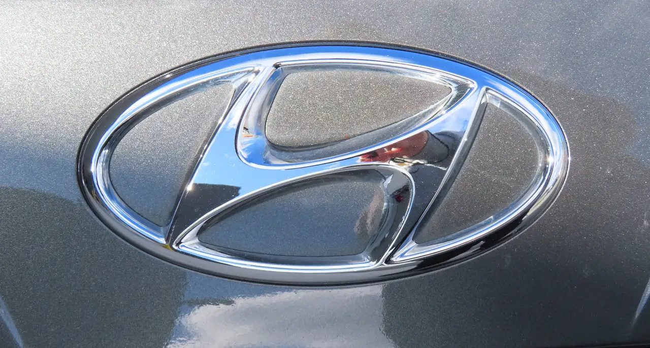Hyundai ELANTRA снимка Hyundai ELANTRA