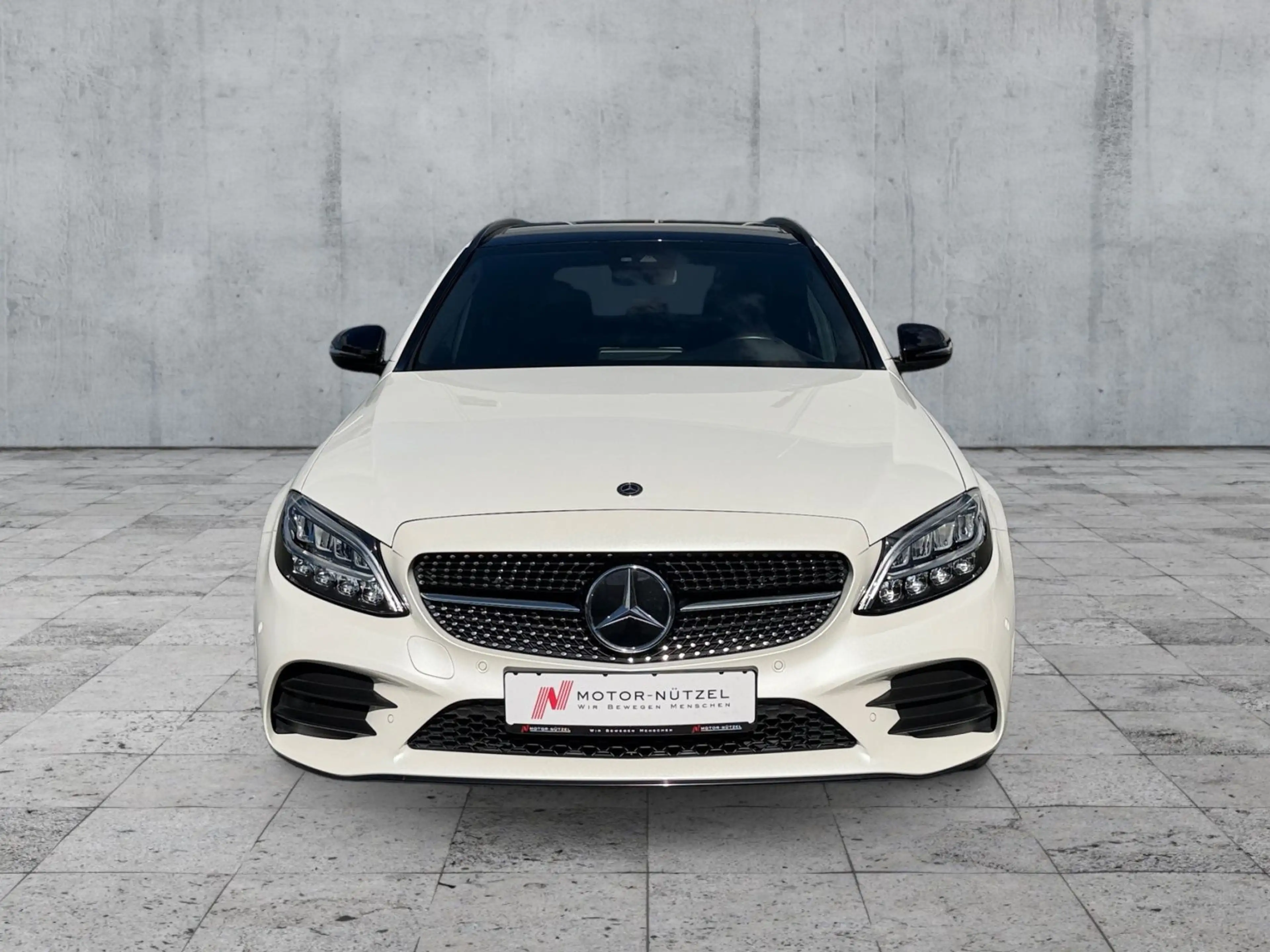 Mercedes-Benz C 180 T AMG LINE LED+NAV+AHK+RFK+SHZ+PANO+STDHZG — photo 3
