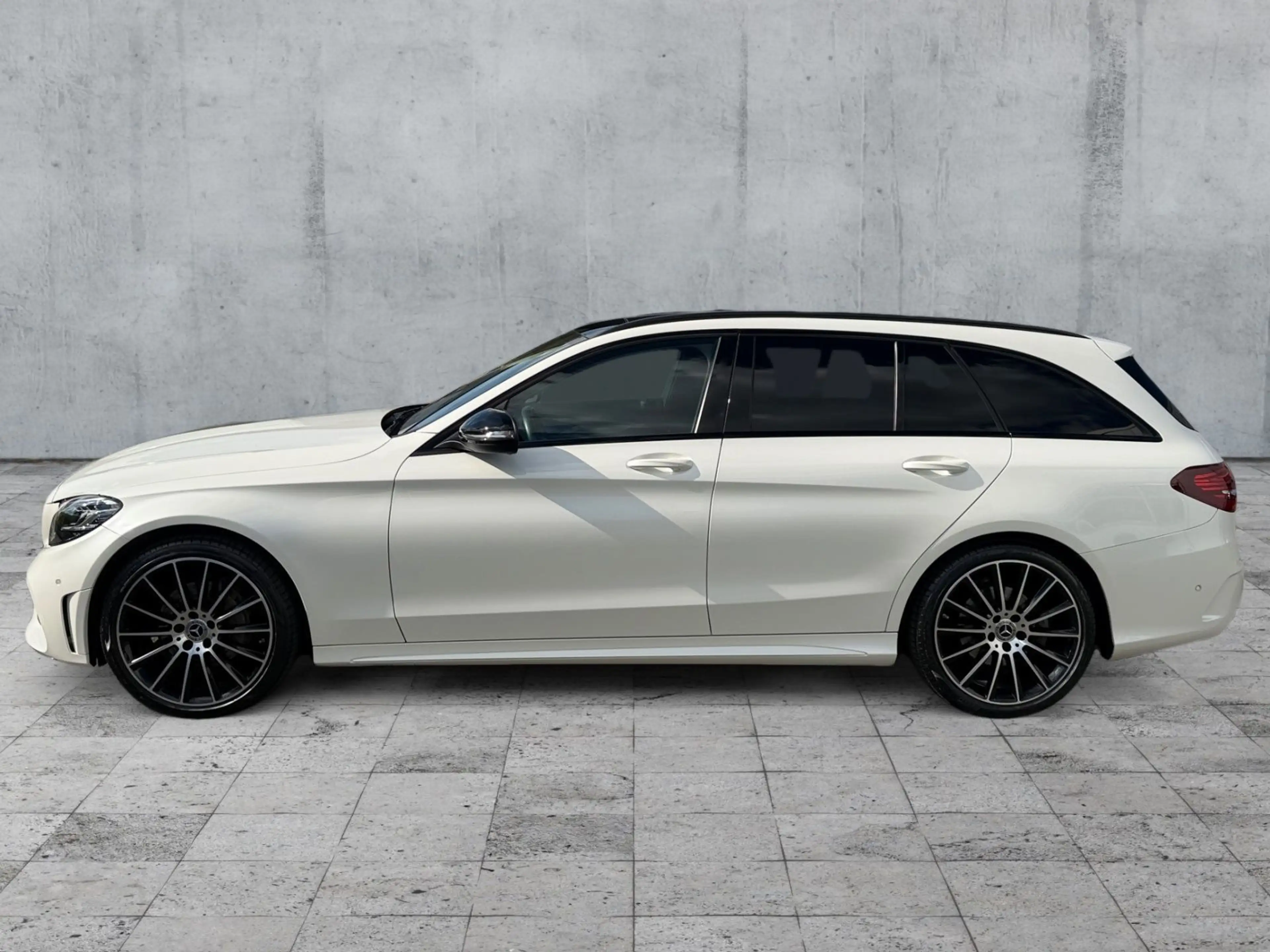 Mercedes-Benz C 180 T AMG LINE LED+NAV+AHK+RFK+SHZ+PANO+STDHZG — photo 4