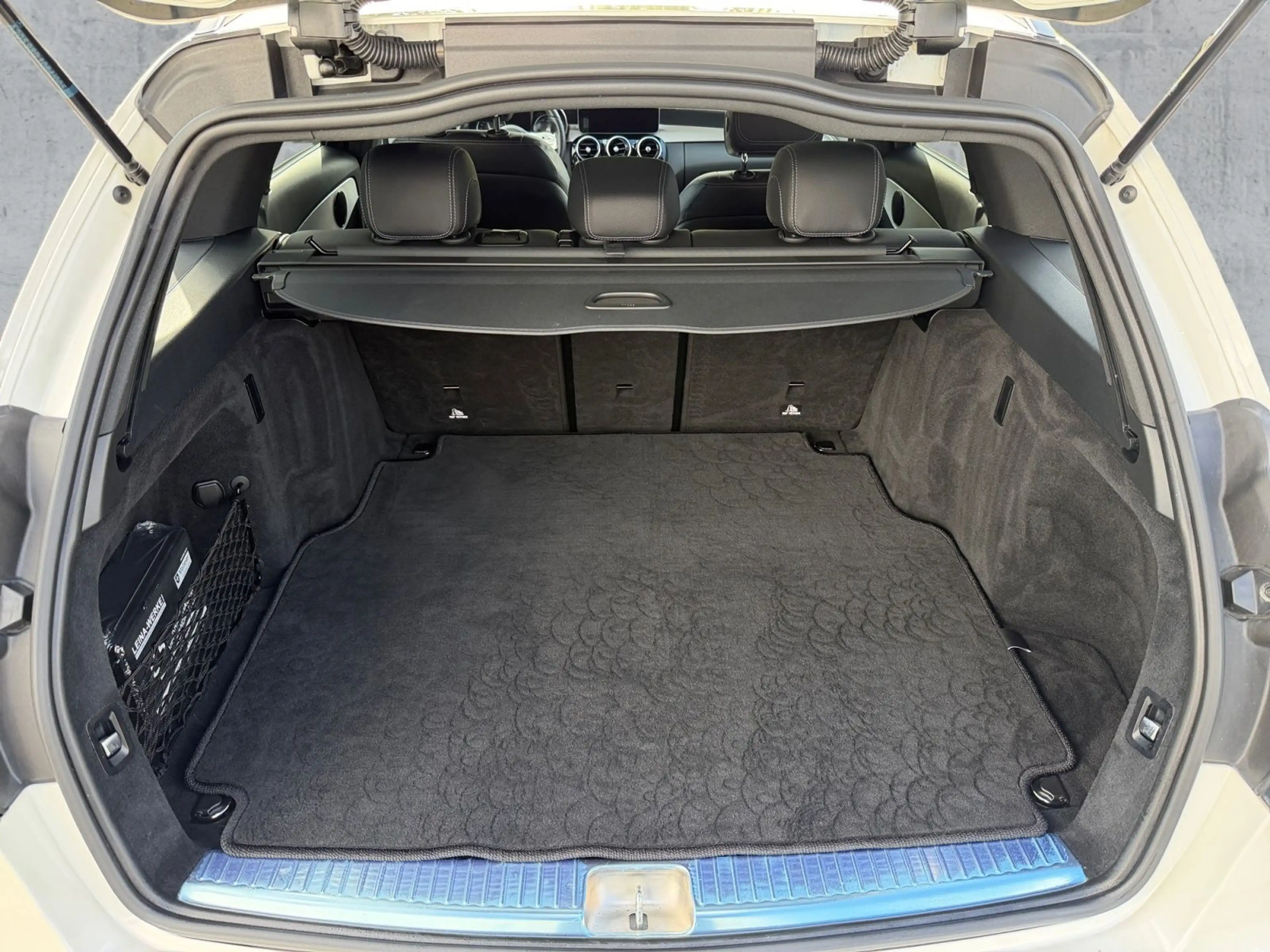 Mercedes-Benz C 180 T AMG LINE LED+NAV+AHK+RFK+SHZ+PANO+STDHZG — photo 14