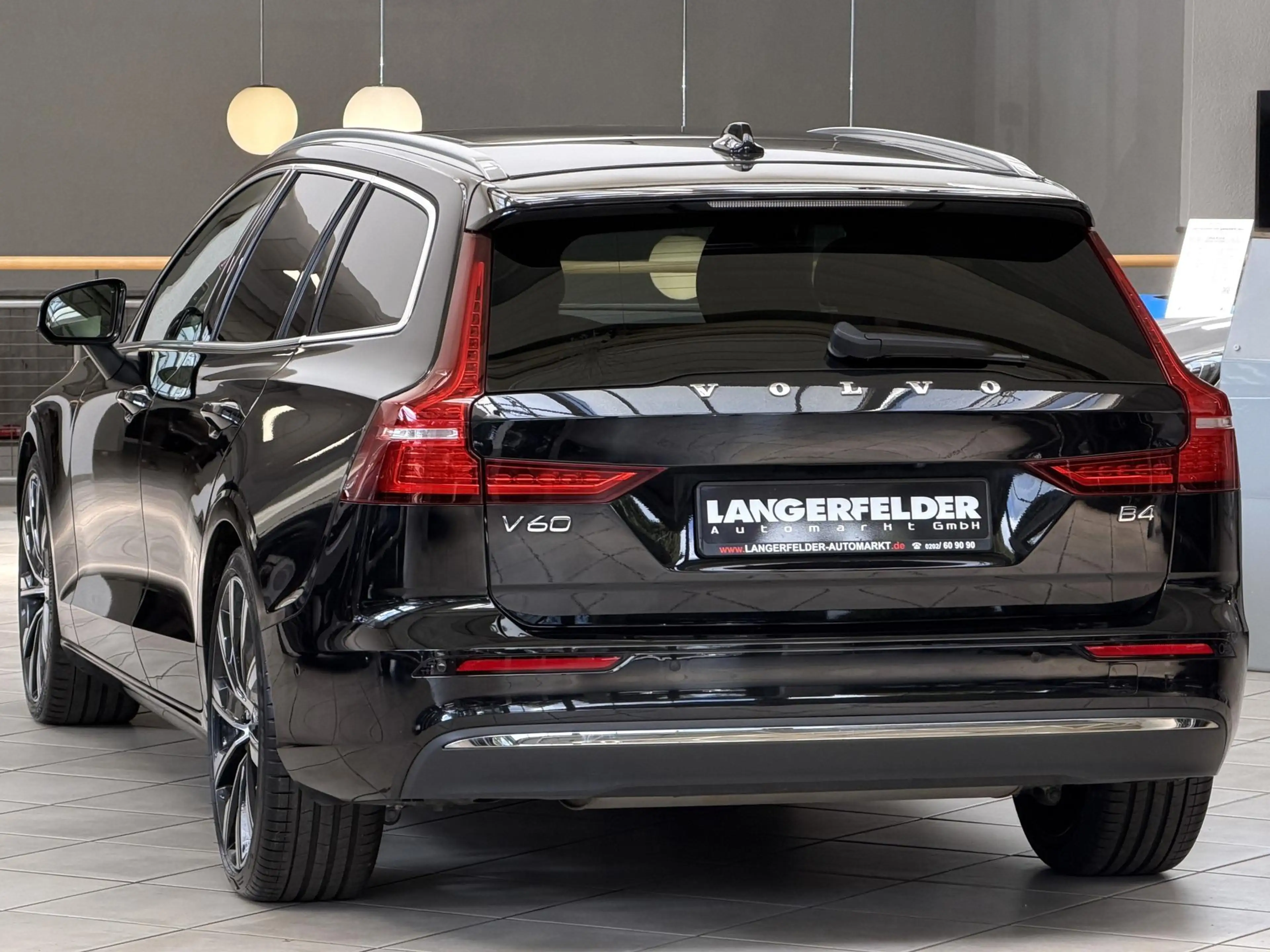 Volvo V60 V60 B4 Plus Bright AHK|PANO|STDHZ|360°|H&K|ACC — photo 7