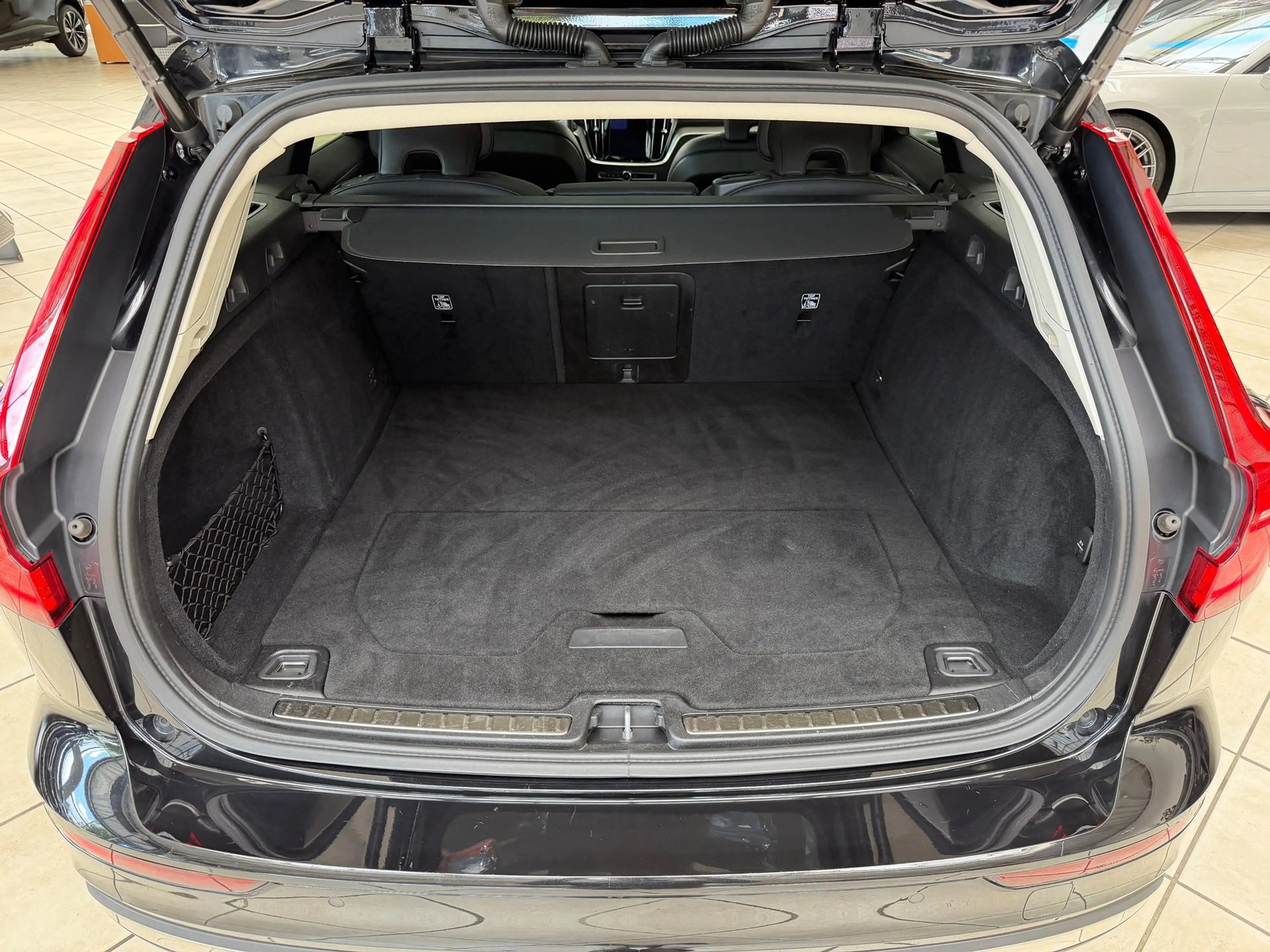 Volvo V60 V60 B4 Plus Bright AHK|PANO|STDHZ|360°|H&K|ACC — photo 6