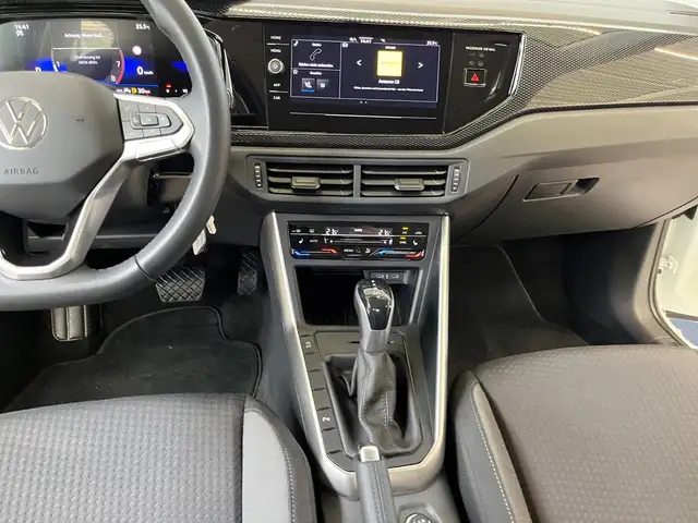 Volkswagen Polo view 9