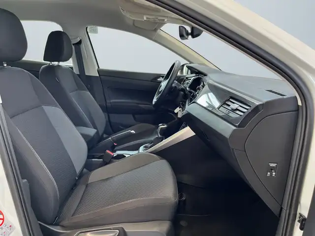 Volkswagen Polo view 10