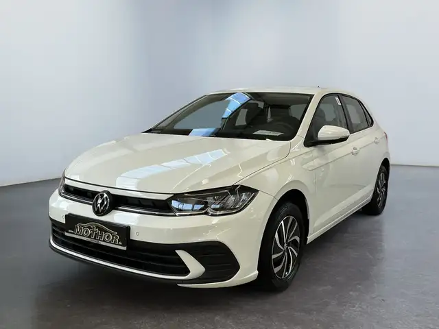 Volkswagen Polo view 2