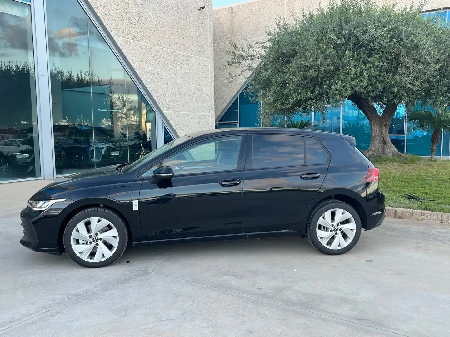 Volkswagen Golf 1.5 tsi ehybrid possibilità noleggio no scoring Nero - 2