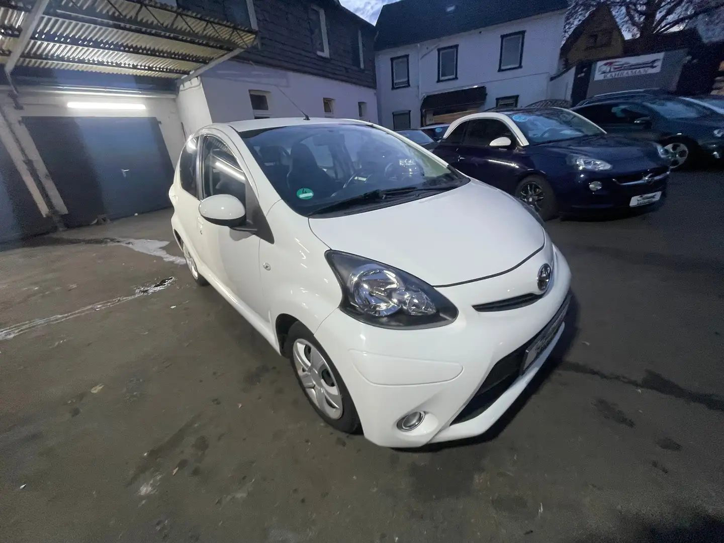 Toyota Aygo *AUTOMATIK+KLIMA+2.HAND* Weiß - 2