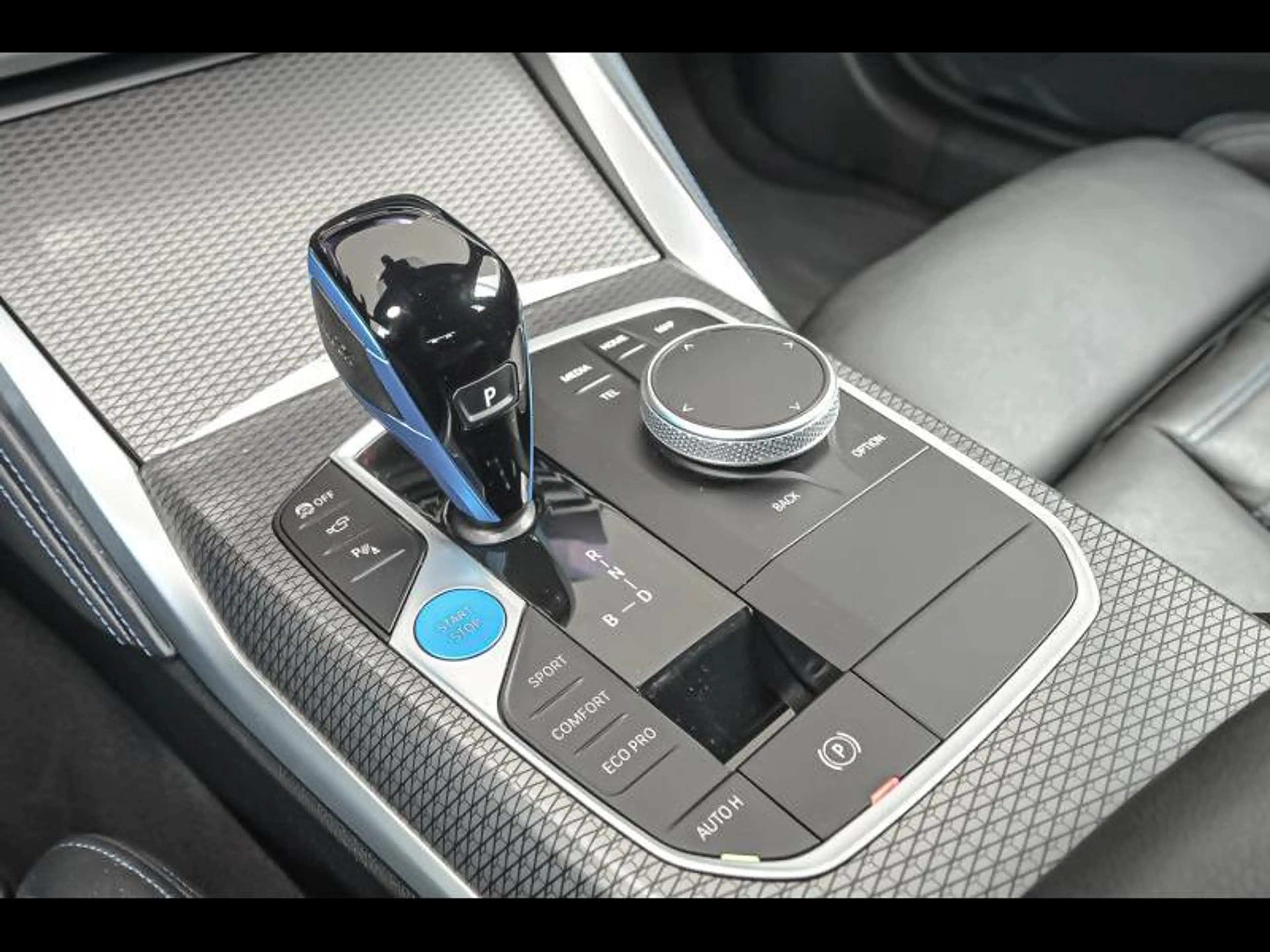 BMW i4 M50 Gran Coupé — photo 11