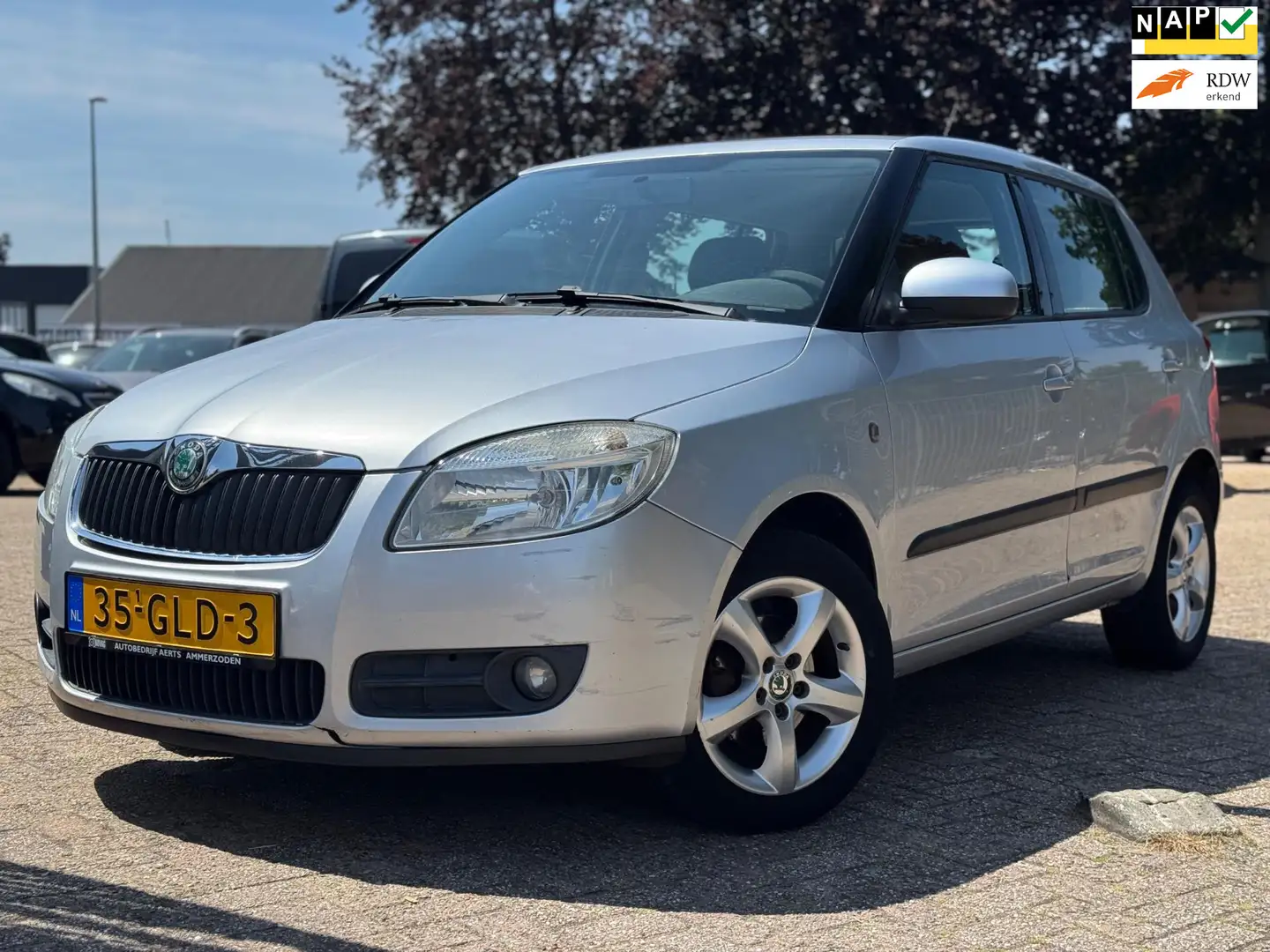 Skoda Fabia 1.4-16V Ambiente NAP AIRCO CRUISE CTRL APK 06-2026 Grijs - 1