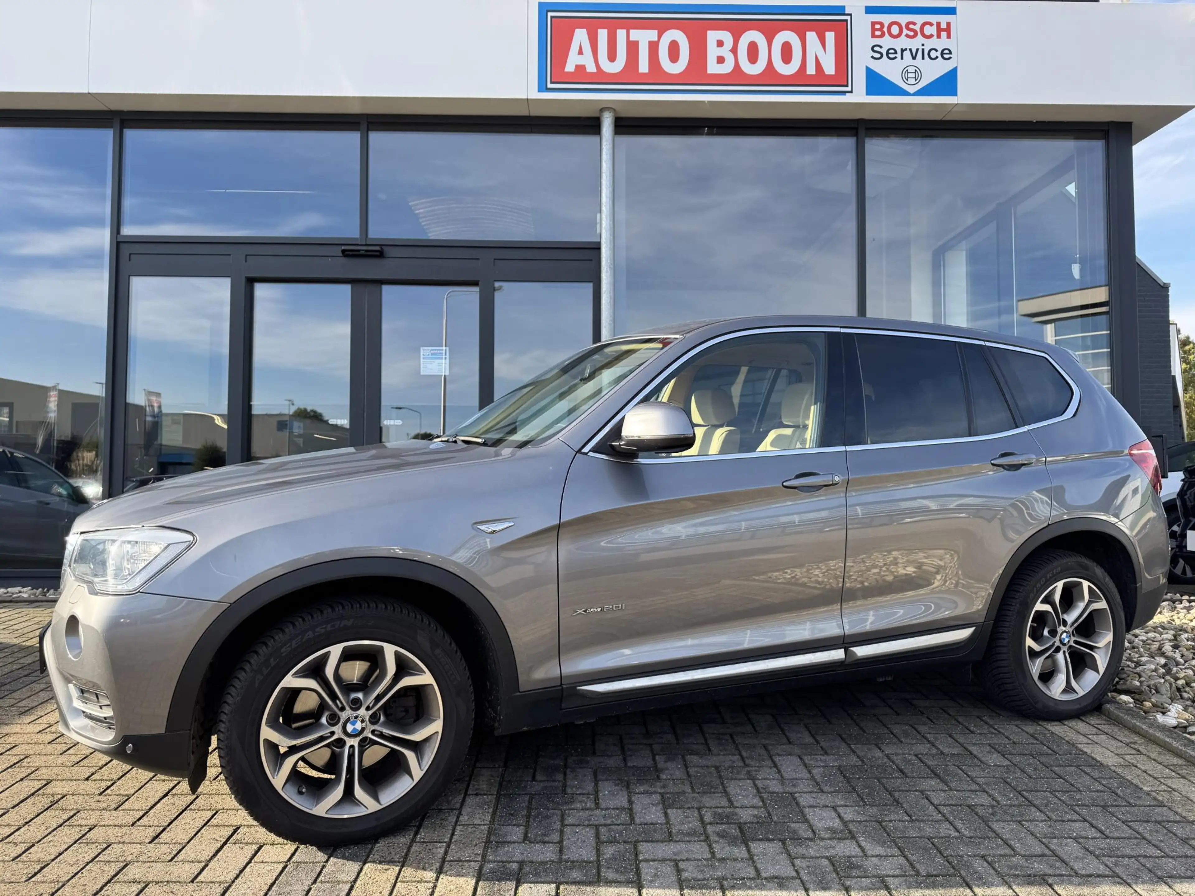 BMW X3 XDRIVE 20i 184PK AUTOM8 HIGH EXECUTIVE 1E.EIG VOL-
