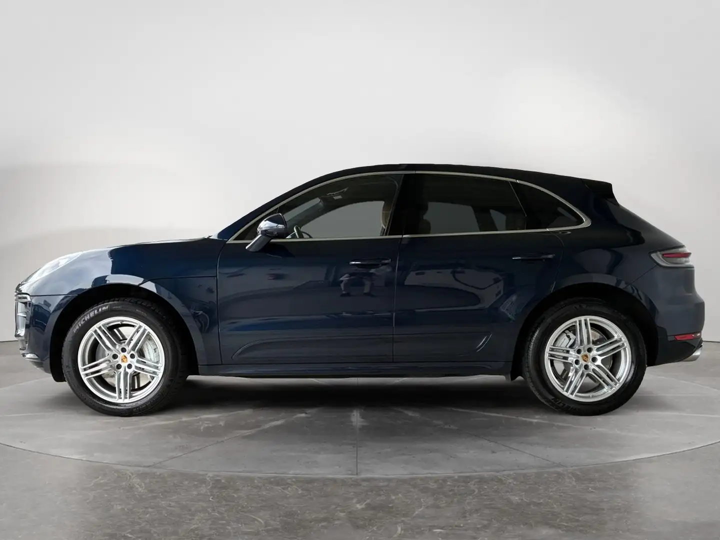 Porsche Macan Turbo II Blau - 2