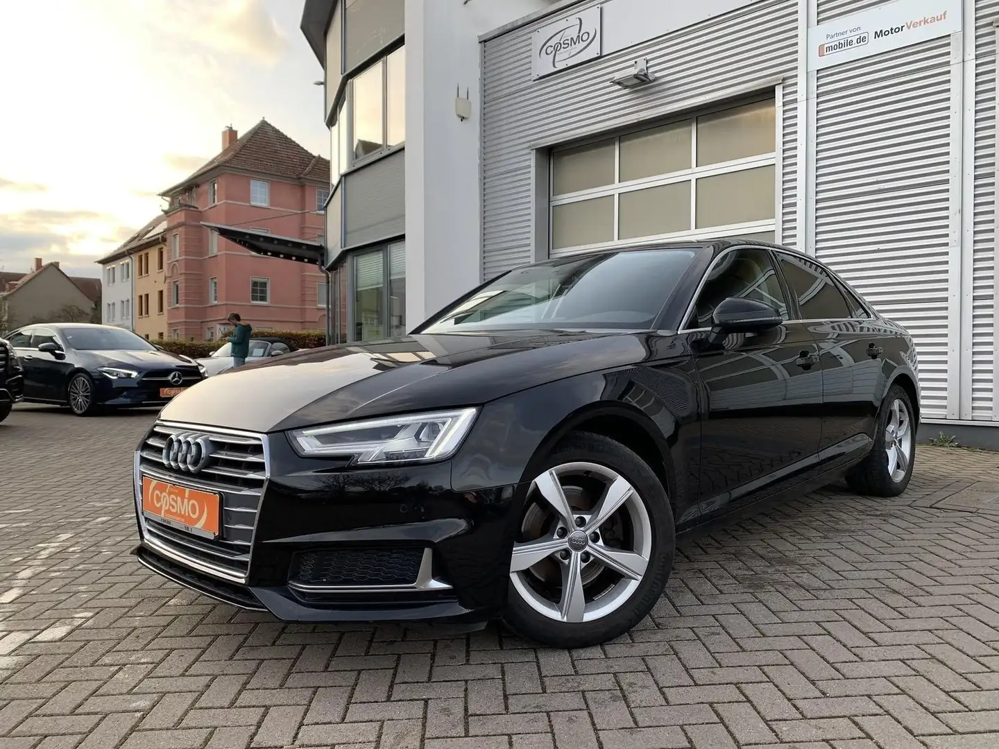 Audi A4 Lim. 40TFSI sport Voll-LED+AHK+Navi Schwarz - 1