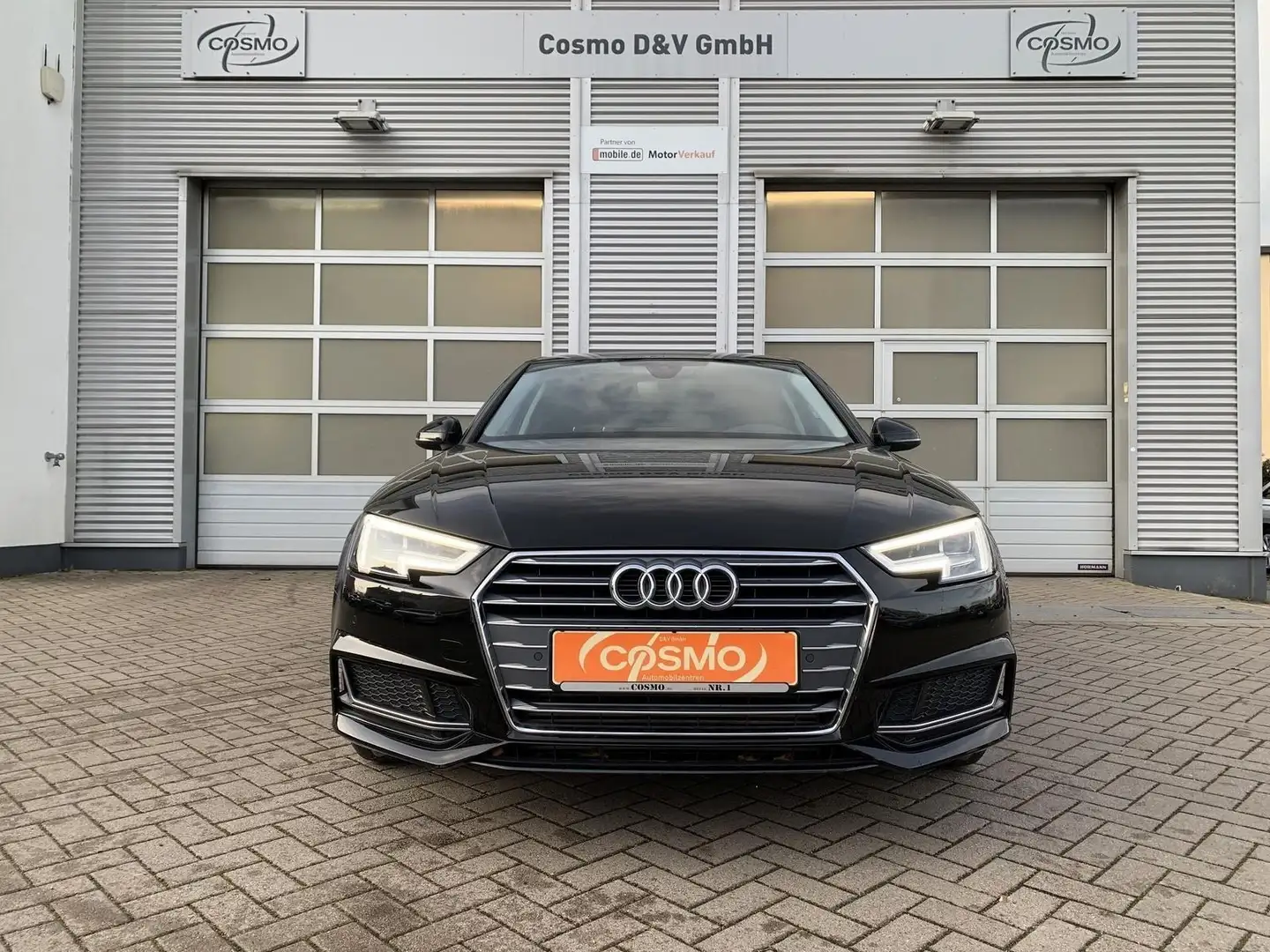 Audi A4 Lim. 40TFSI sport Voll-LED+AHK+Navi Schwarz - 2