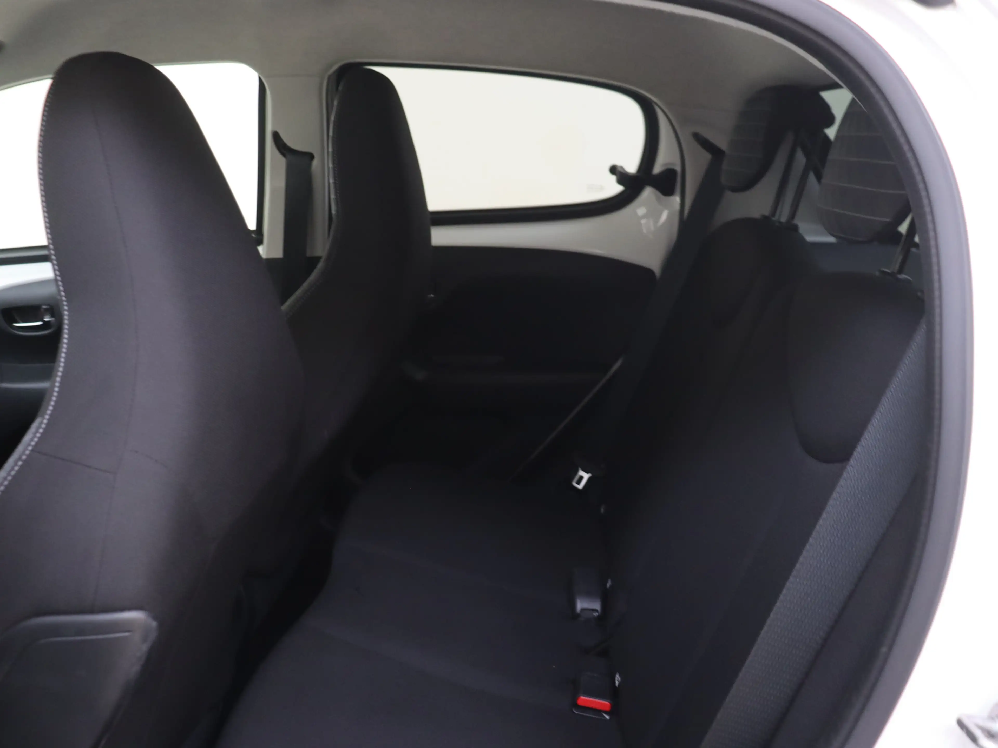 Peugeot 108 1.0 e-VTi Allure — photo 12
