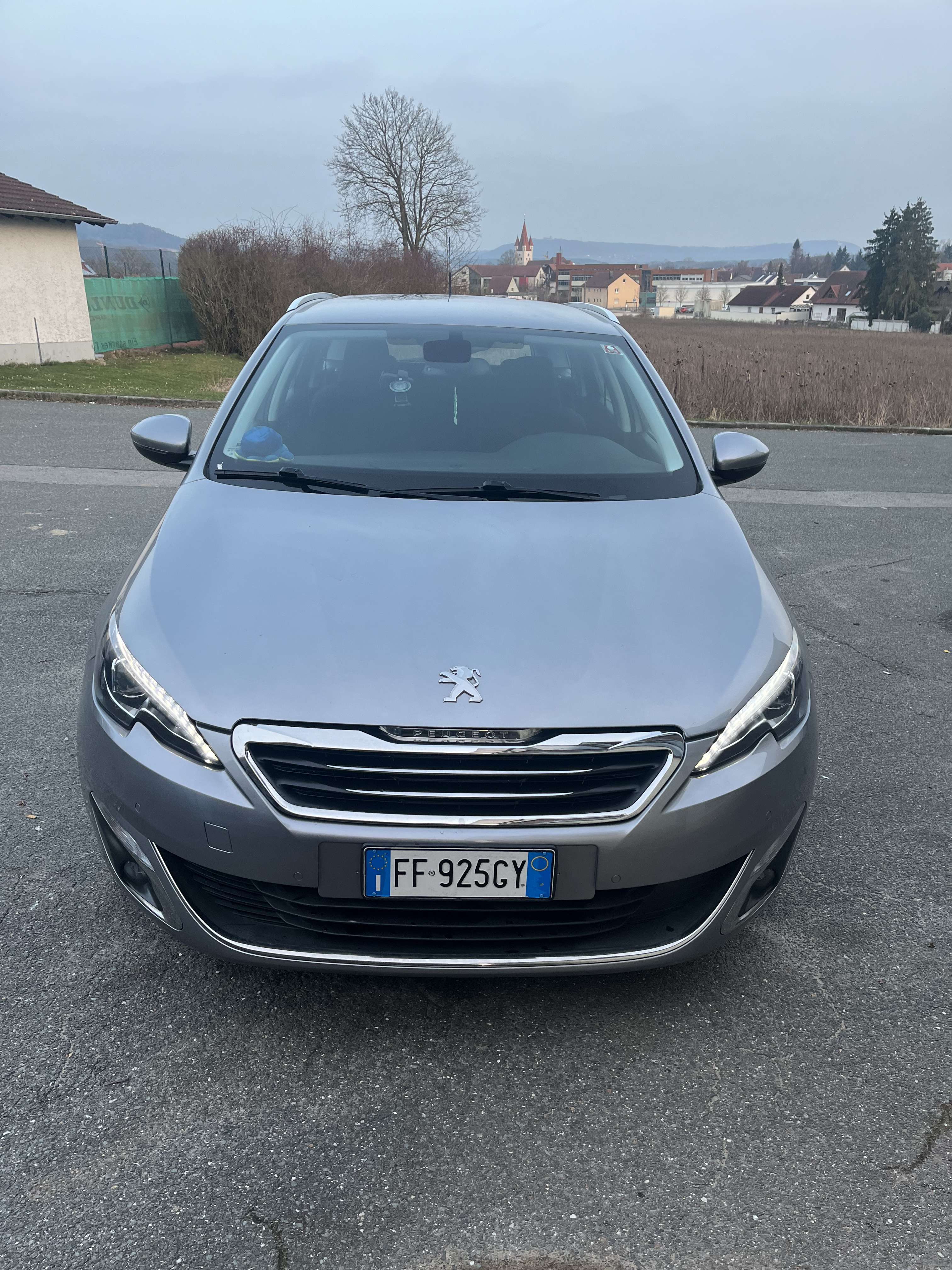 Second hand Peugeot 308 2.0