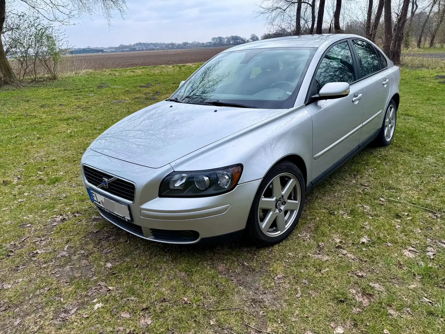 Volvo S40 2.4 Momentum Grau - 1