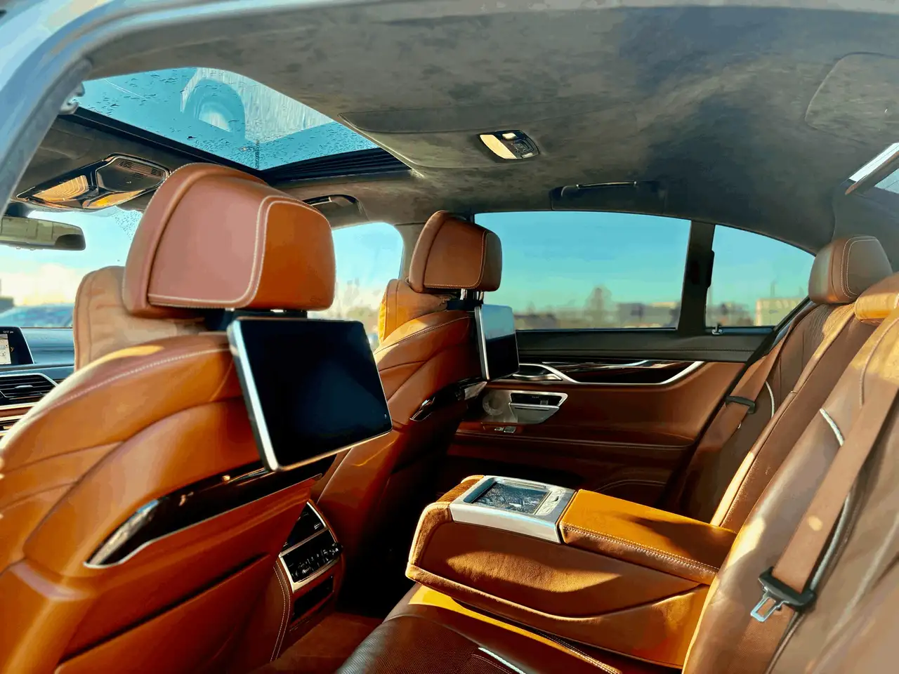 BMW 7 Series снимка BMW 7 Series