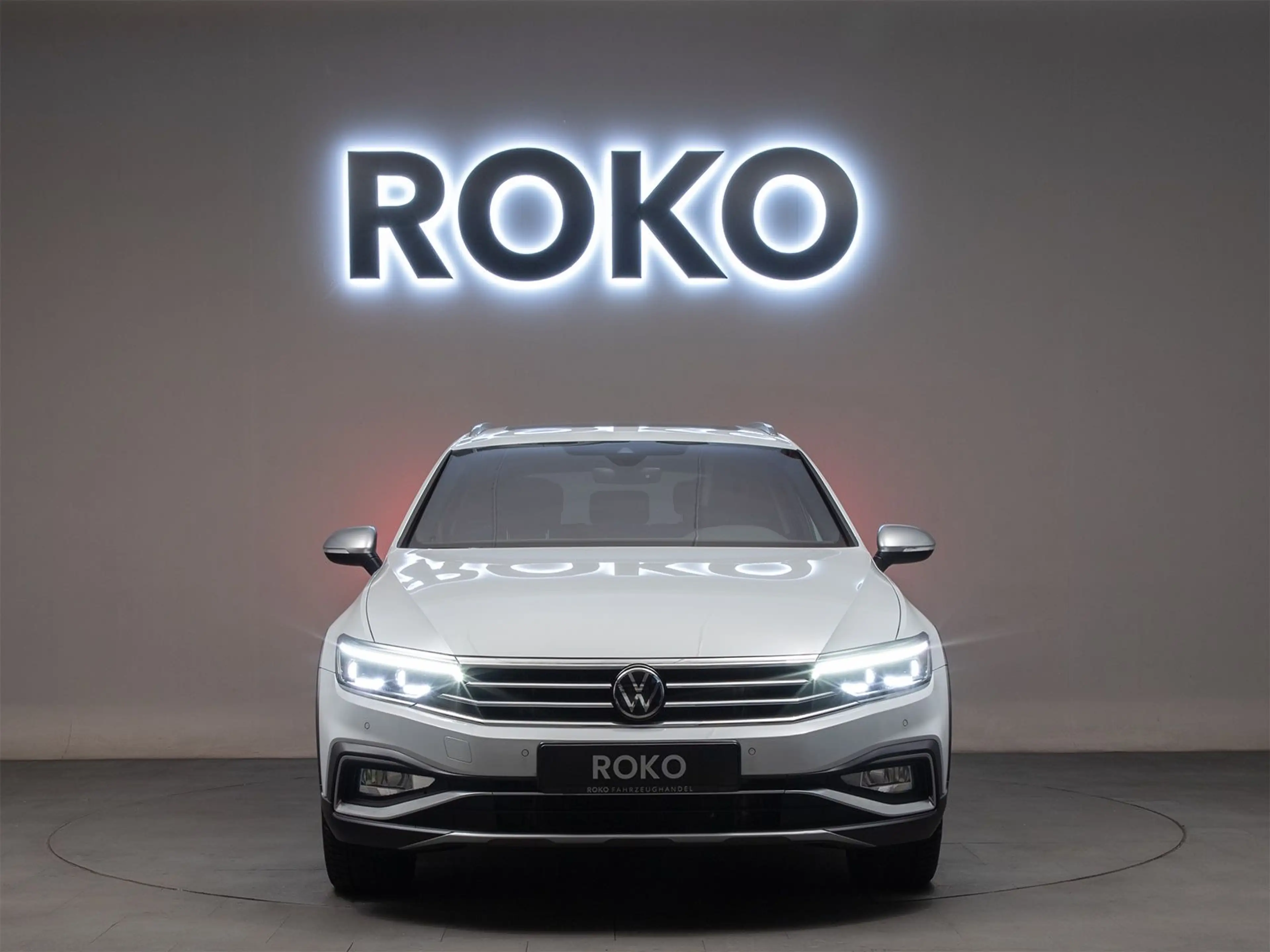 Volkswagen Passat Alltrack CAM Matrix PANO Massage ACC Memo — photo 2