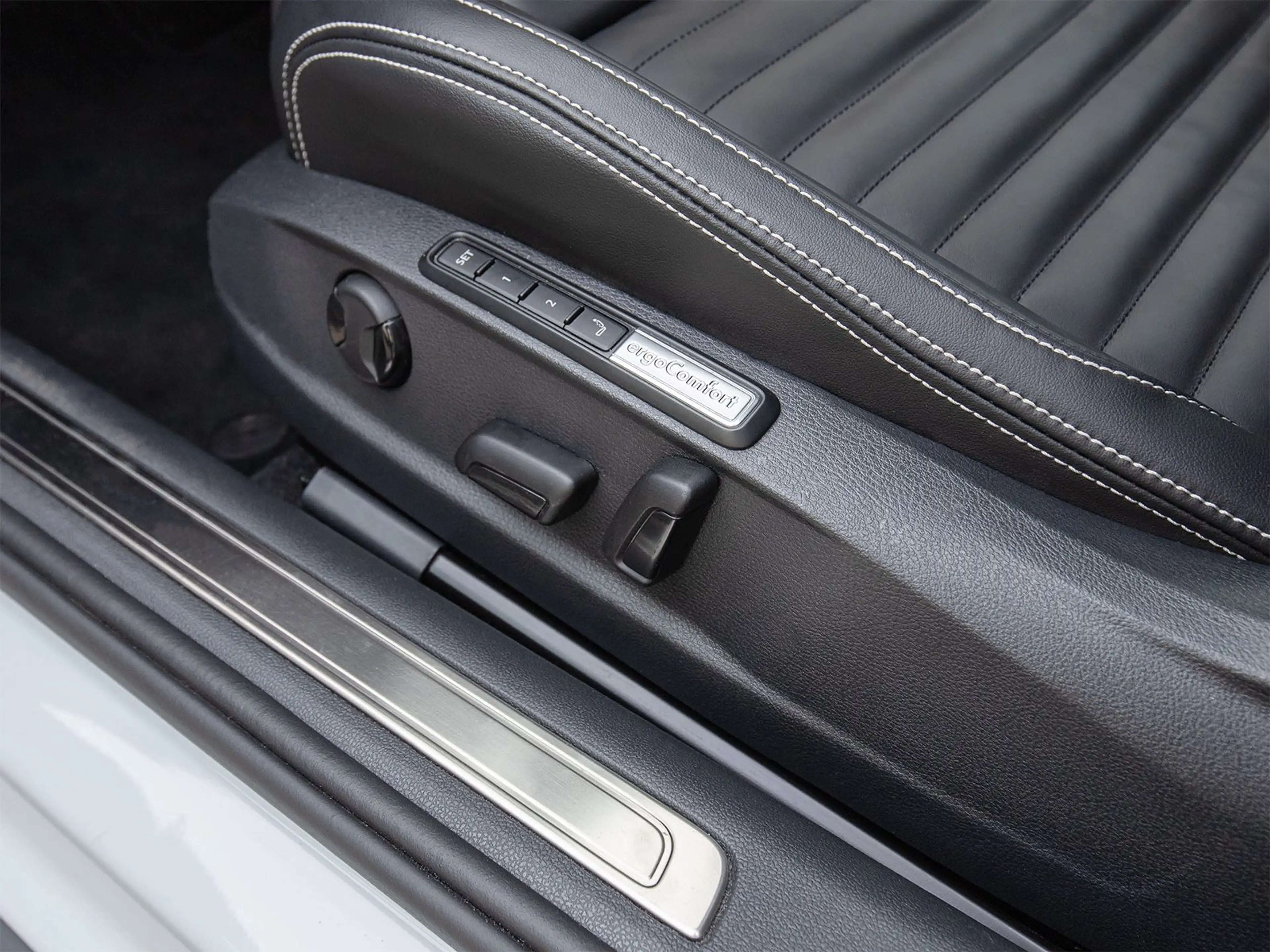 Volkswagen Passat Alltrack CAM Matrix PANO Massage ACC Memo — photo 14