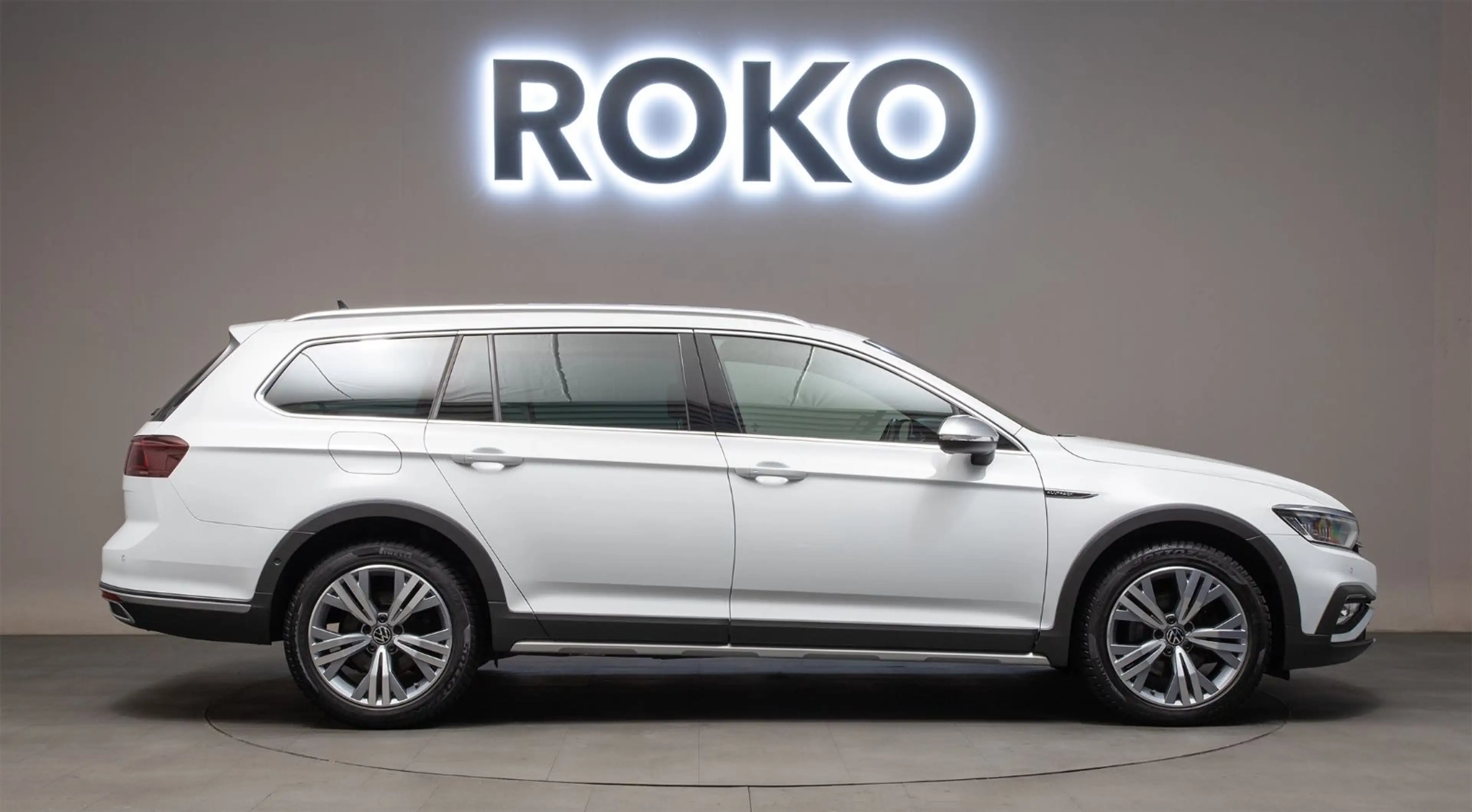 Volkswagen Passat Alltrack CAM Matrix PANO Massage ACC Memo — photo 5