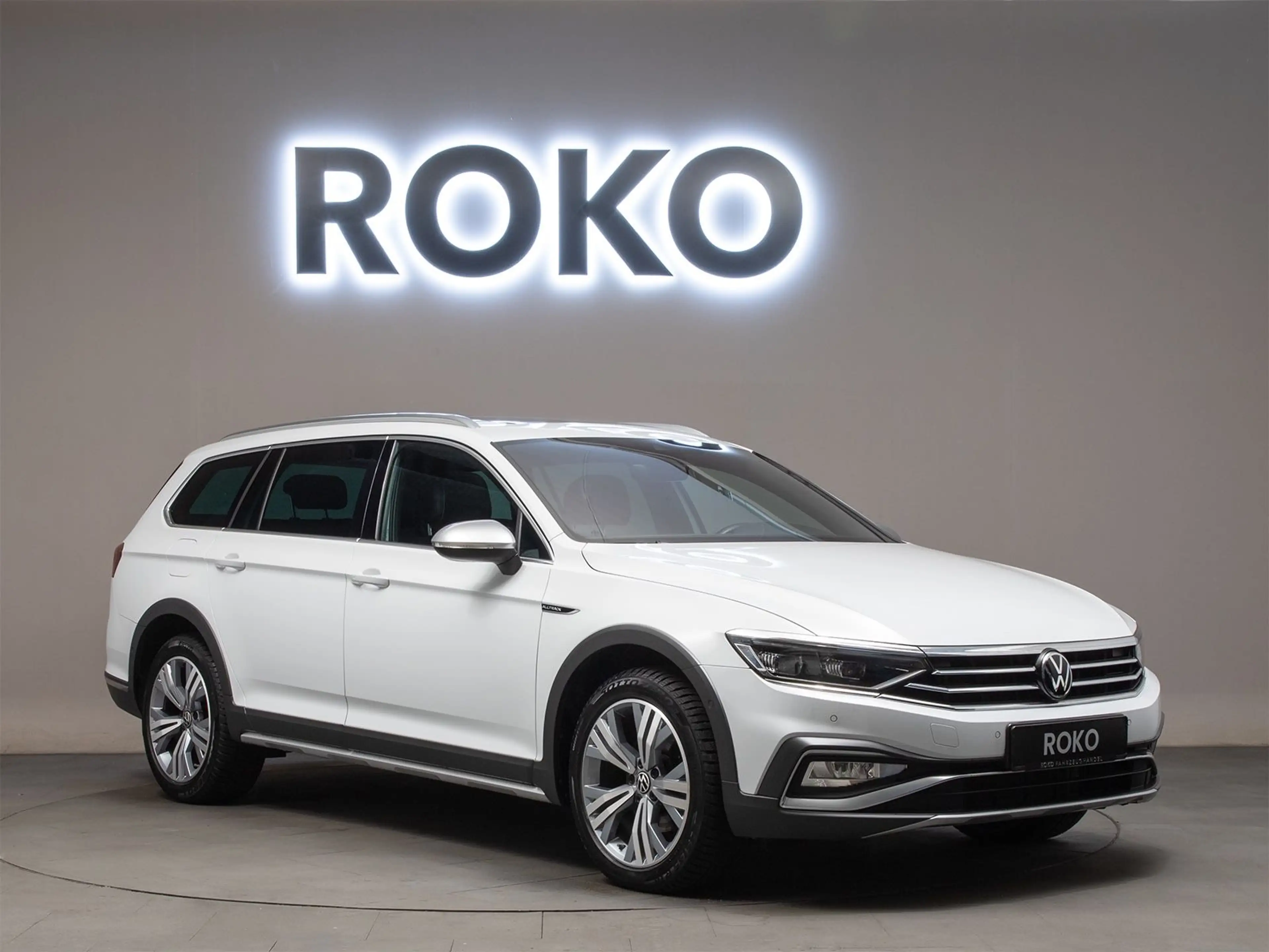 Volkswagen Passat Alltrack CAM Matrix PANO Massage ACC Memo — photo 4