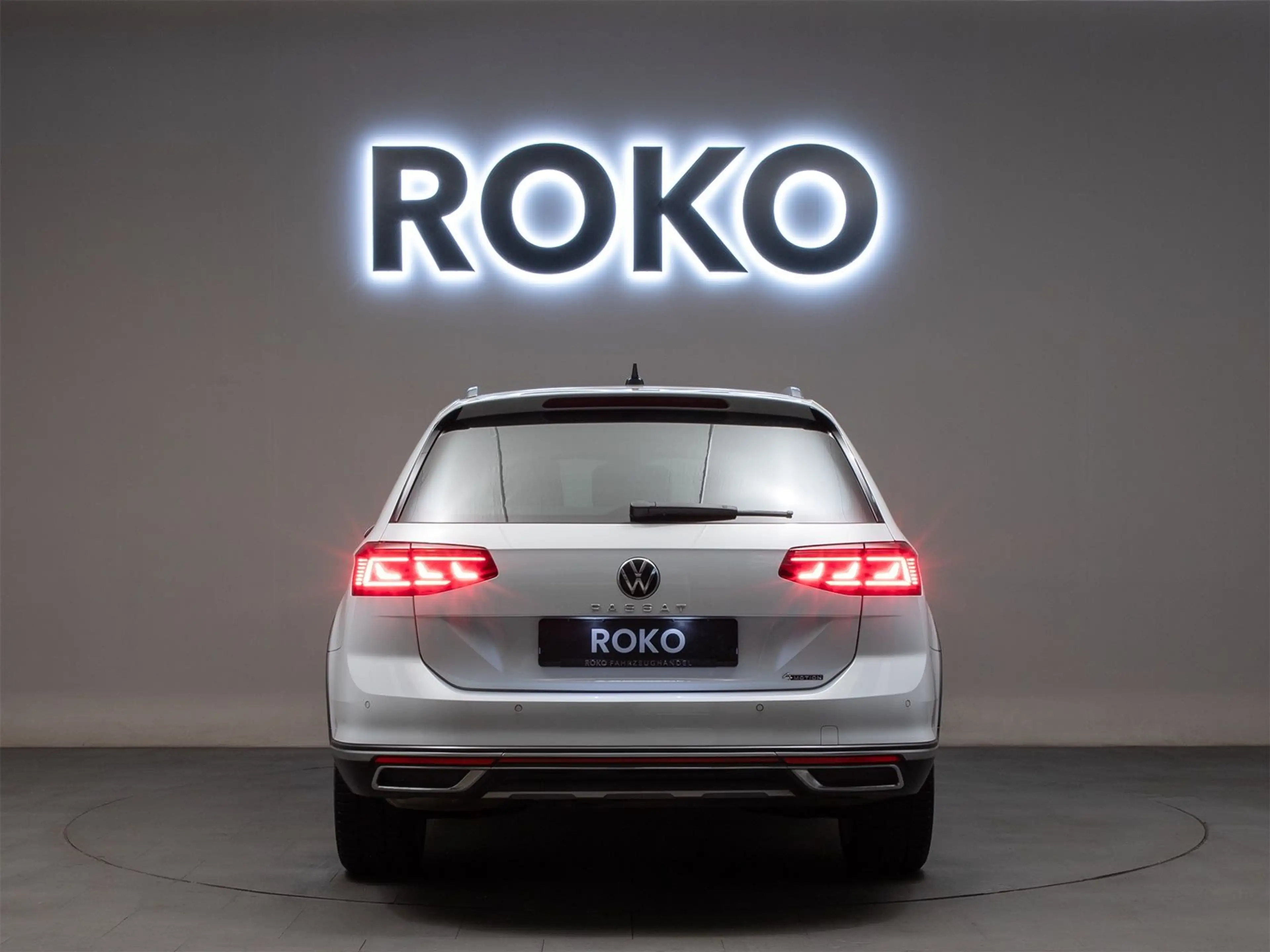Volkswagen Passat Alltrack CAM Matrix PANO Massage ACC Memo — photo 7