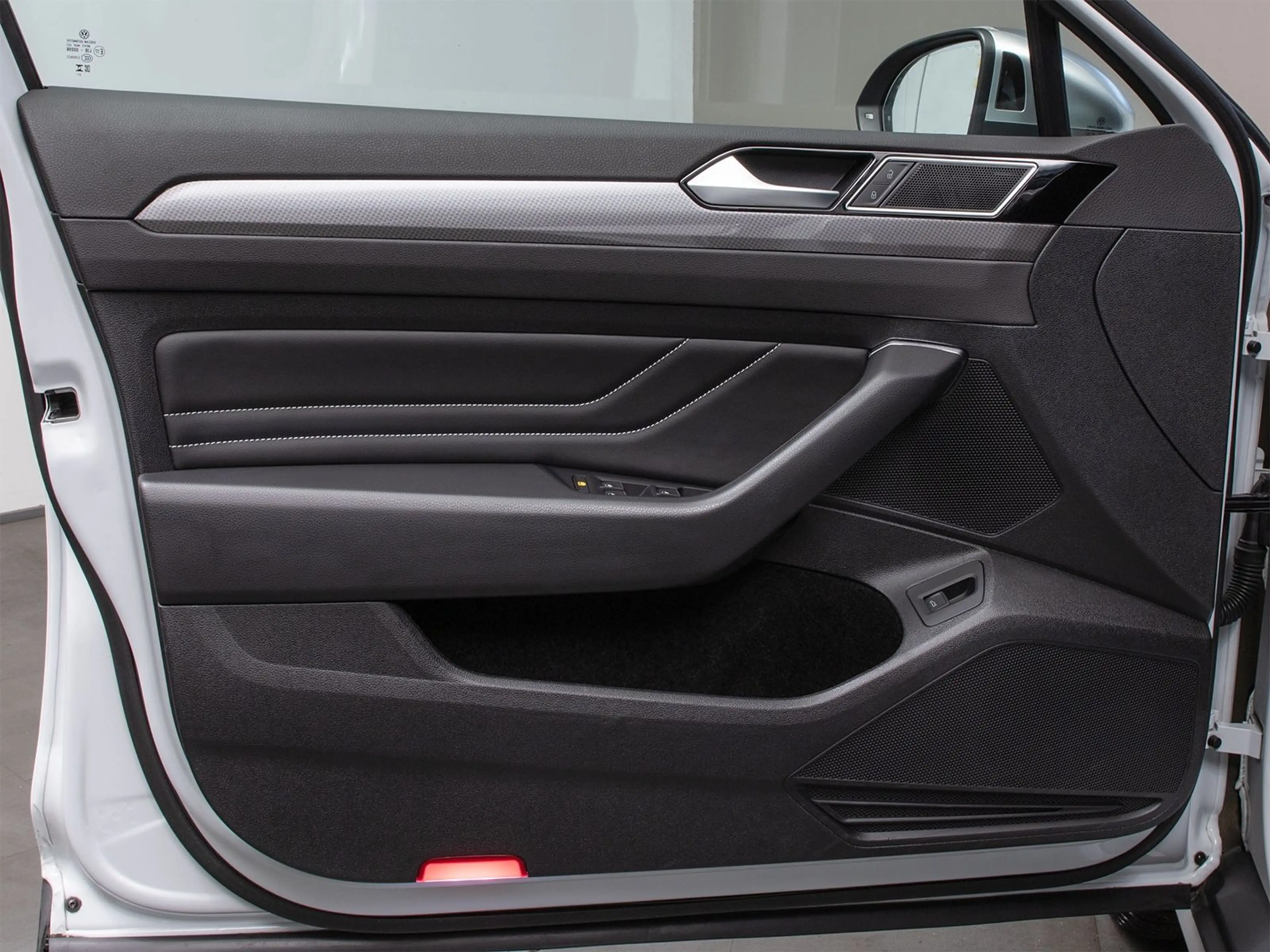Volkswagen Passat Alltrack CAM Matrix PANO Massage ACC Memo — photo 12